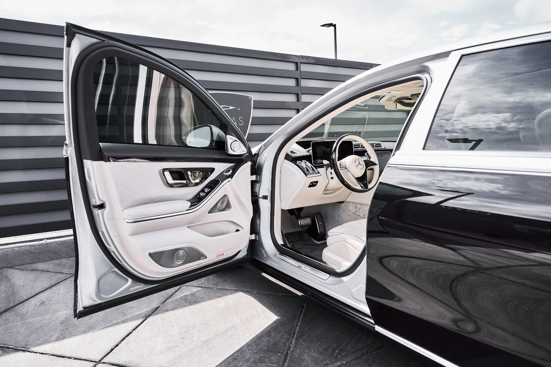 mph029_2361762694_Used_2024_Mercedes_Benz_S_Class_Maybach_S_580_1779327328_6aa764eb72