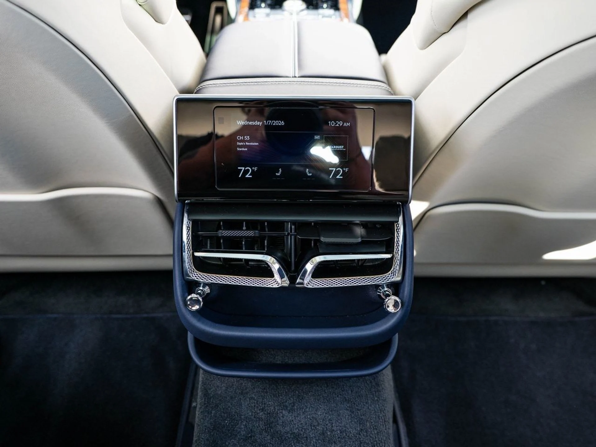 mph029_2363829898_b2d900a77fa2434429a82715cb094773x_84fea4a693