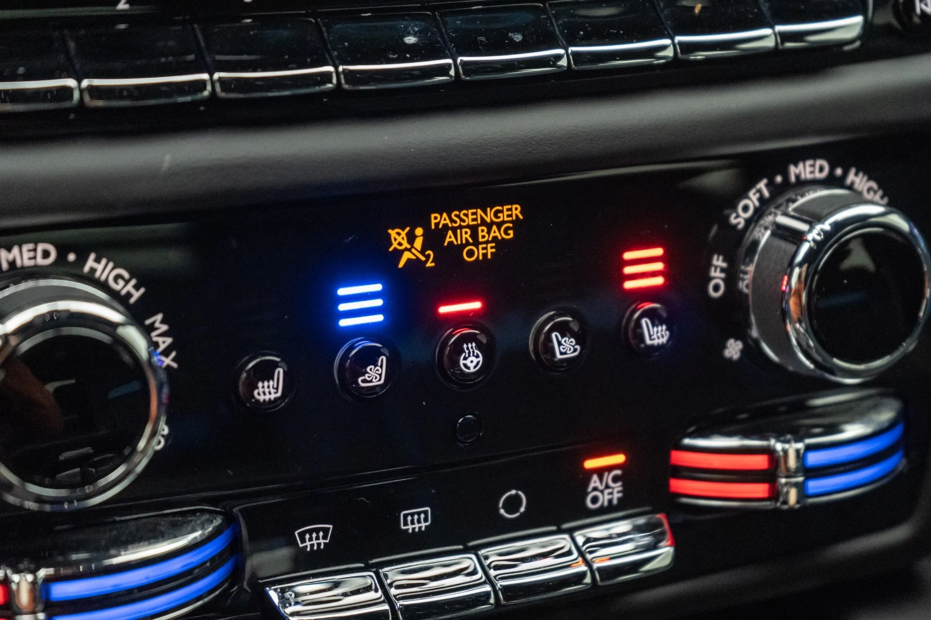 mph029_2372263419_Used_2022_Rolls_Royce_Ghost_The_Ghost_Package_Turquoise_Accents_Illuminated_Fascia_1774388734_c2e207c32d