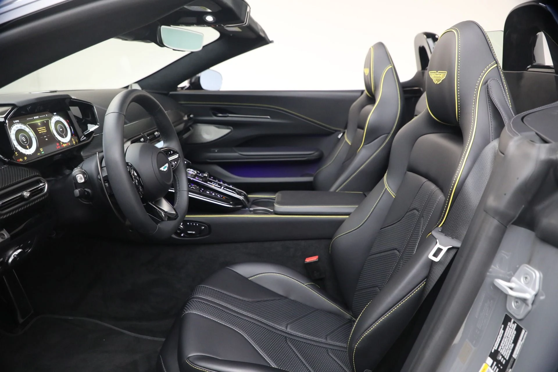 mph029_2373817742_New_2026_Aston_Martin_Vantage_Roadster_1790027458_400ef02fac