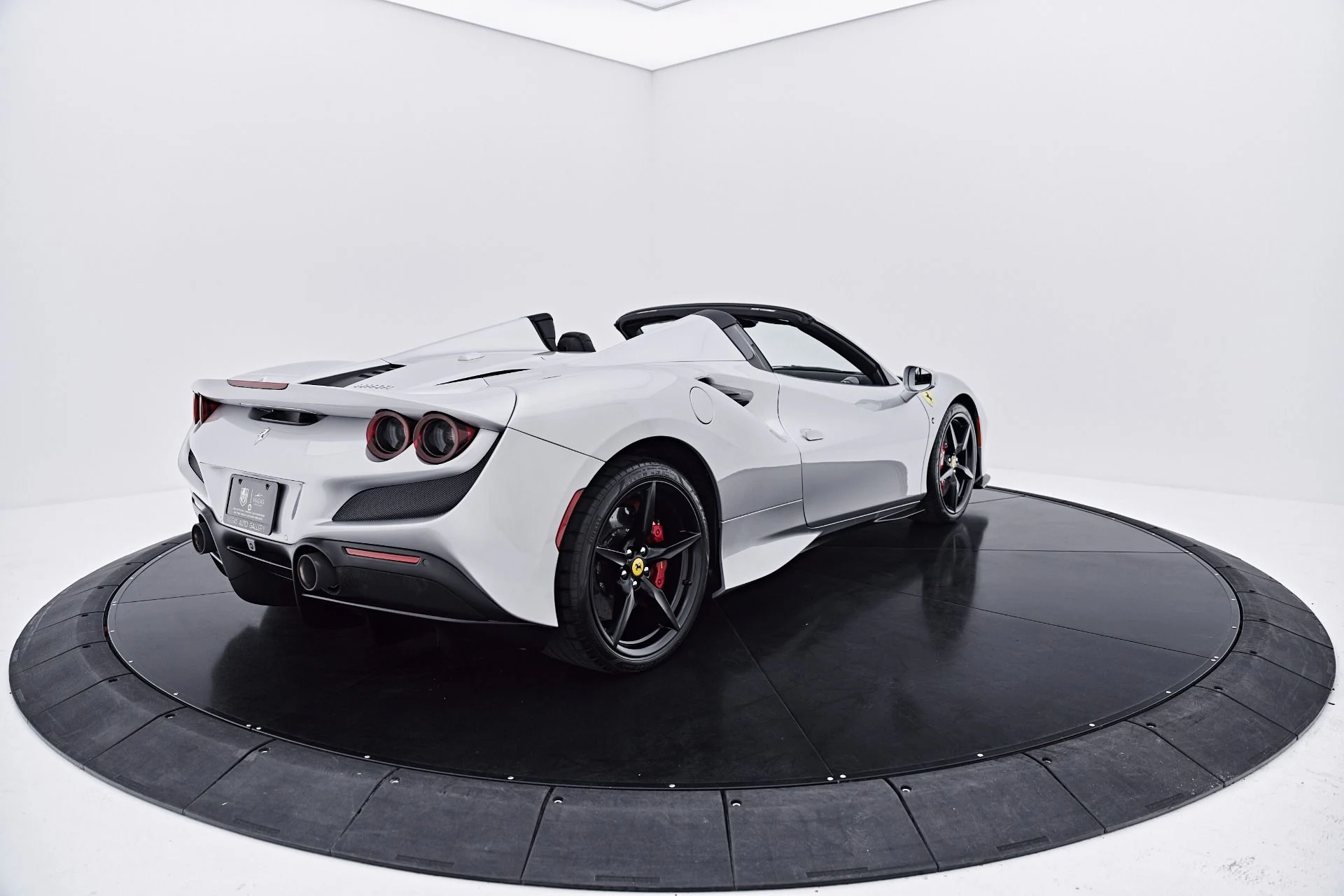 mph029_237545194_Used_2022_Ferrari_F8_Spider_Base_1785538801_071bb6270c