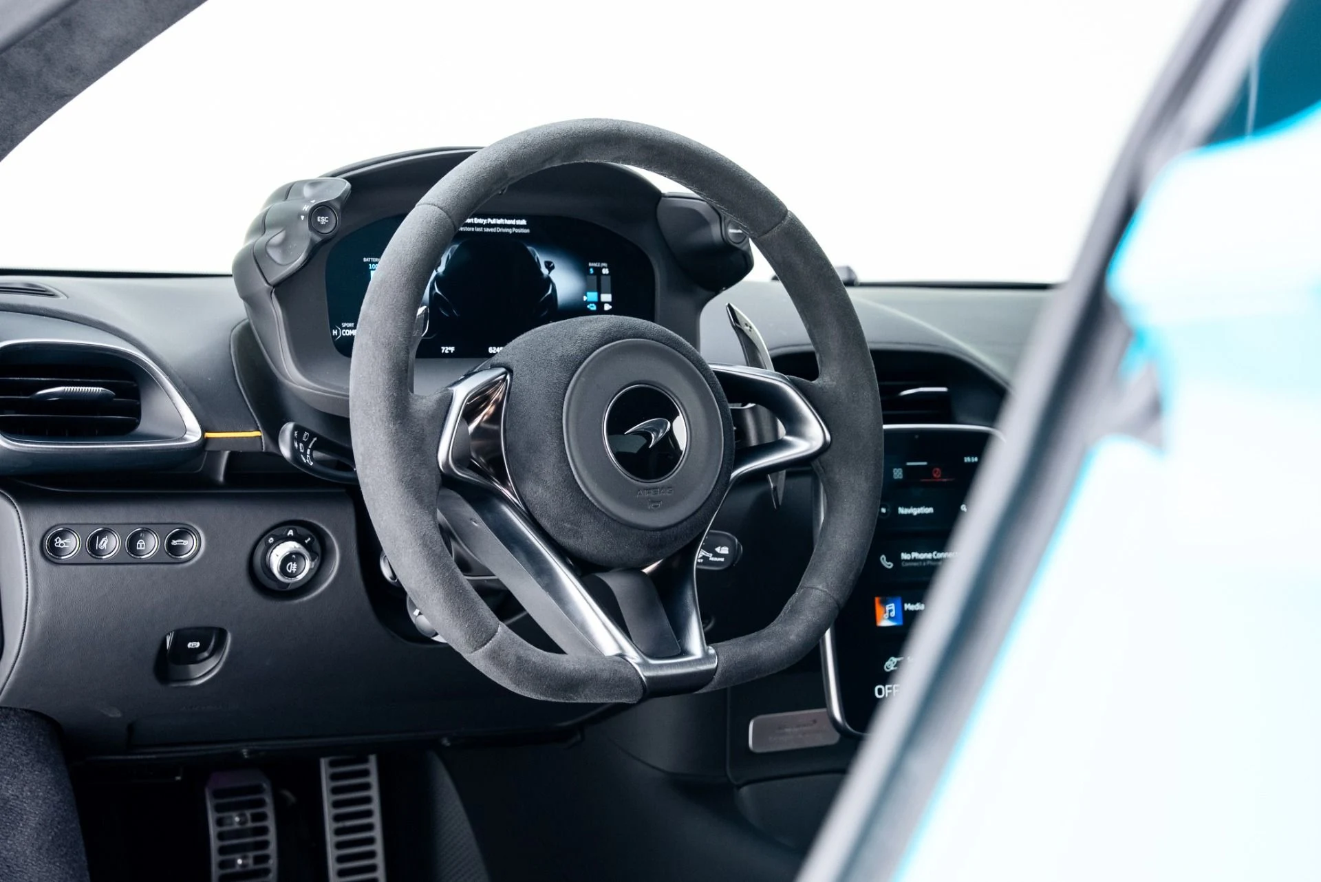 mph029_2380947436_Used_2023_Mc_Laren_Artura_1770682323_ef079fdf58