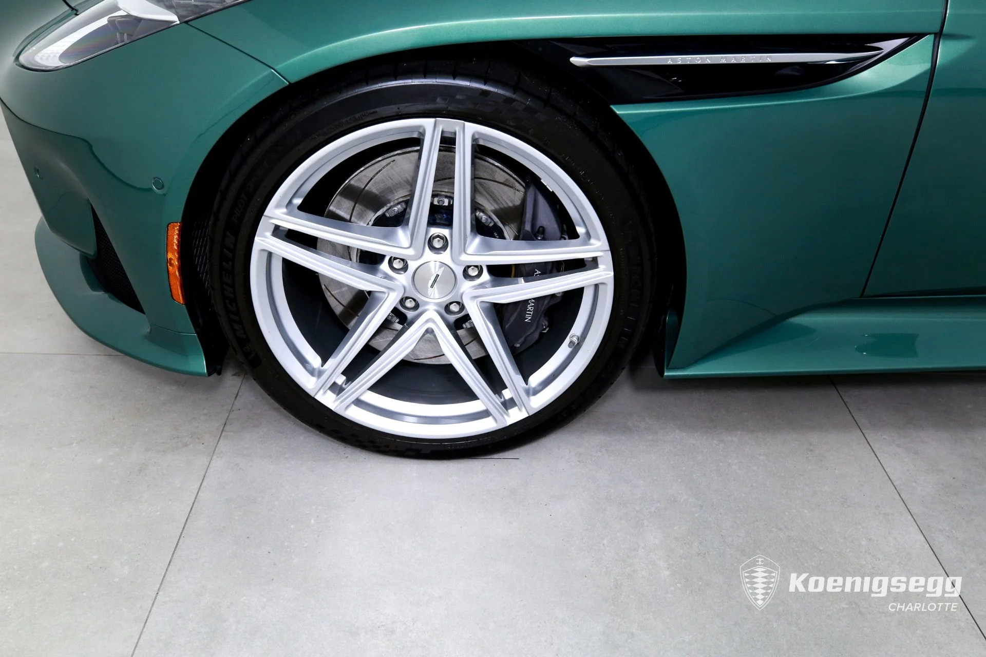 mph029_2381721341_Used_2024_Aston_Martin_DB_12_V8_1760989589_f0a63c535a