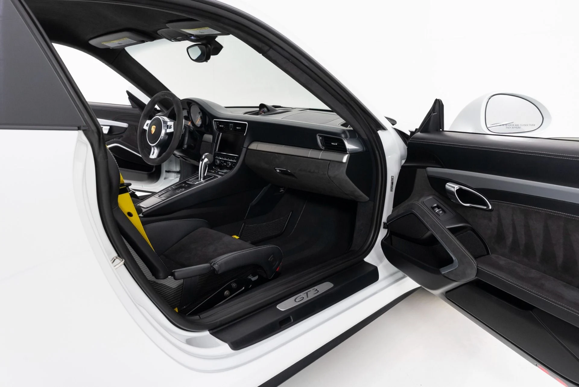 mph029_2382584943_Used_2015_Porsche_911_GT_3_1755021433_eeedb89f49