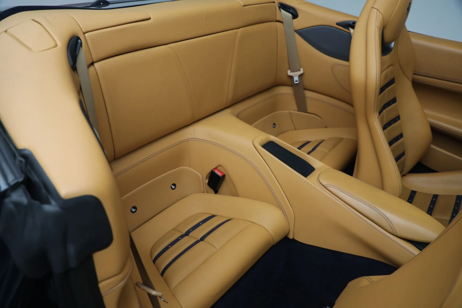 mph029_2387322122_Used_2019_Ferrari_Portofino_955fa28a98