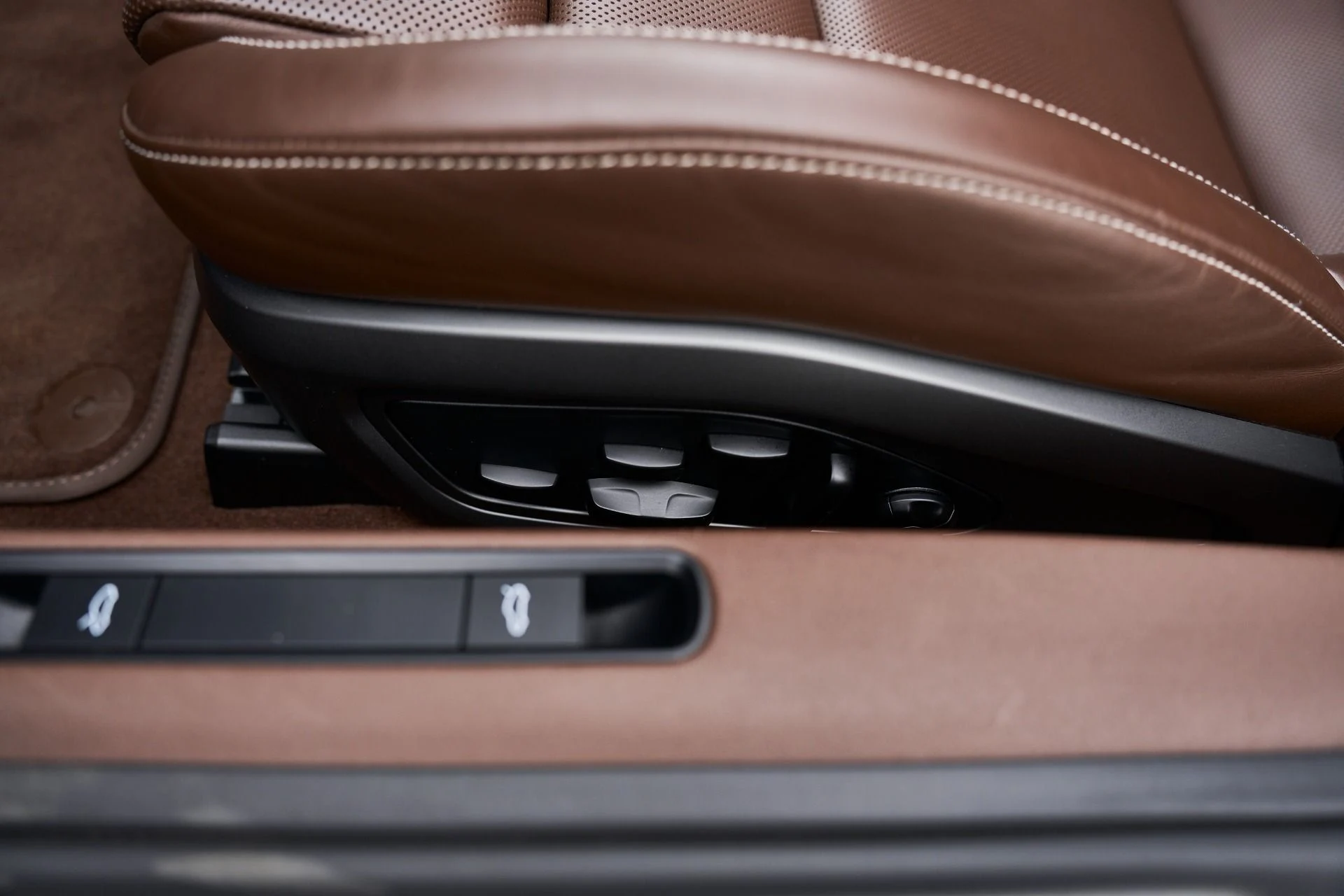 mph029_2389734624_Used_2021_Porsche_911_Turbo_S_1763157461_55c1520cc2