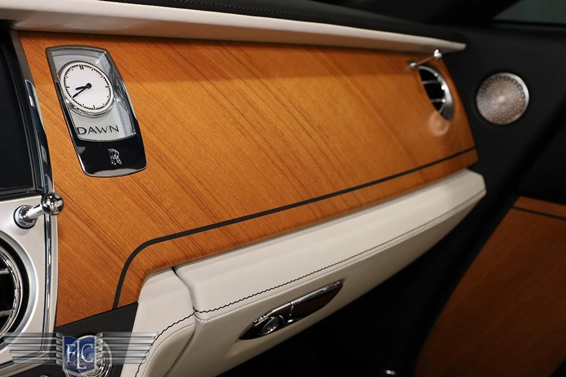 mph029_2402523067_used_2017_rolls_royce_dawn_convertible_9689_23039198_30_1024_a6492011f2