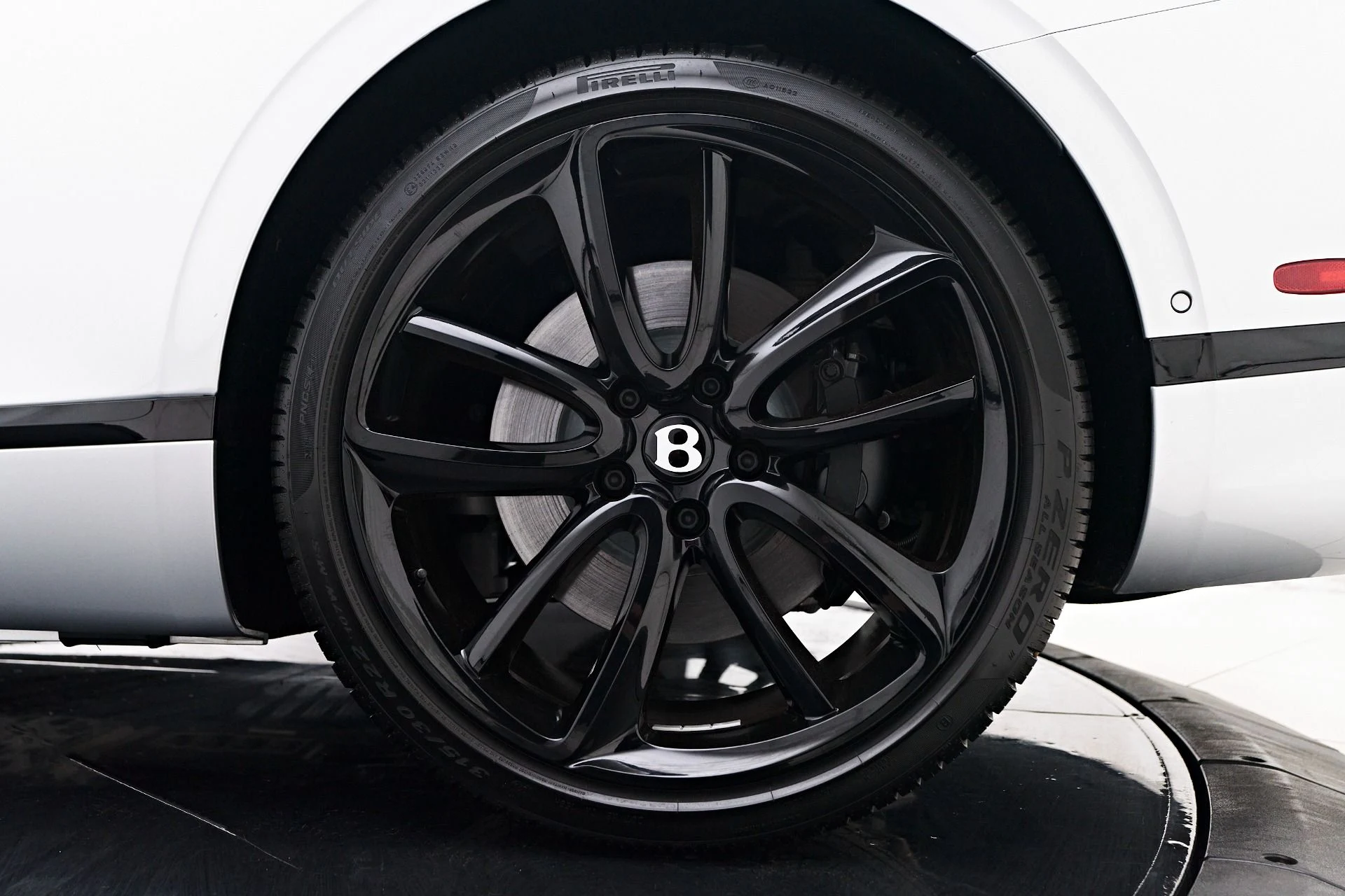 mph029_2405831708_Used_2024_Bentley_Continental_GT_V8_1757448246_d85d8a4c7a