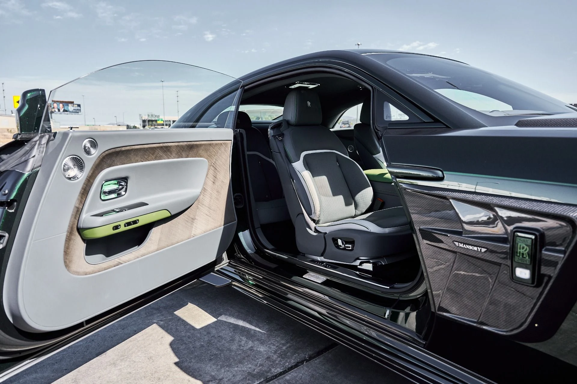 mph029_2409710886_Used_2024_Rolls_Royce_Spectre_Mansory_1776840057_5d2e08f627