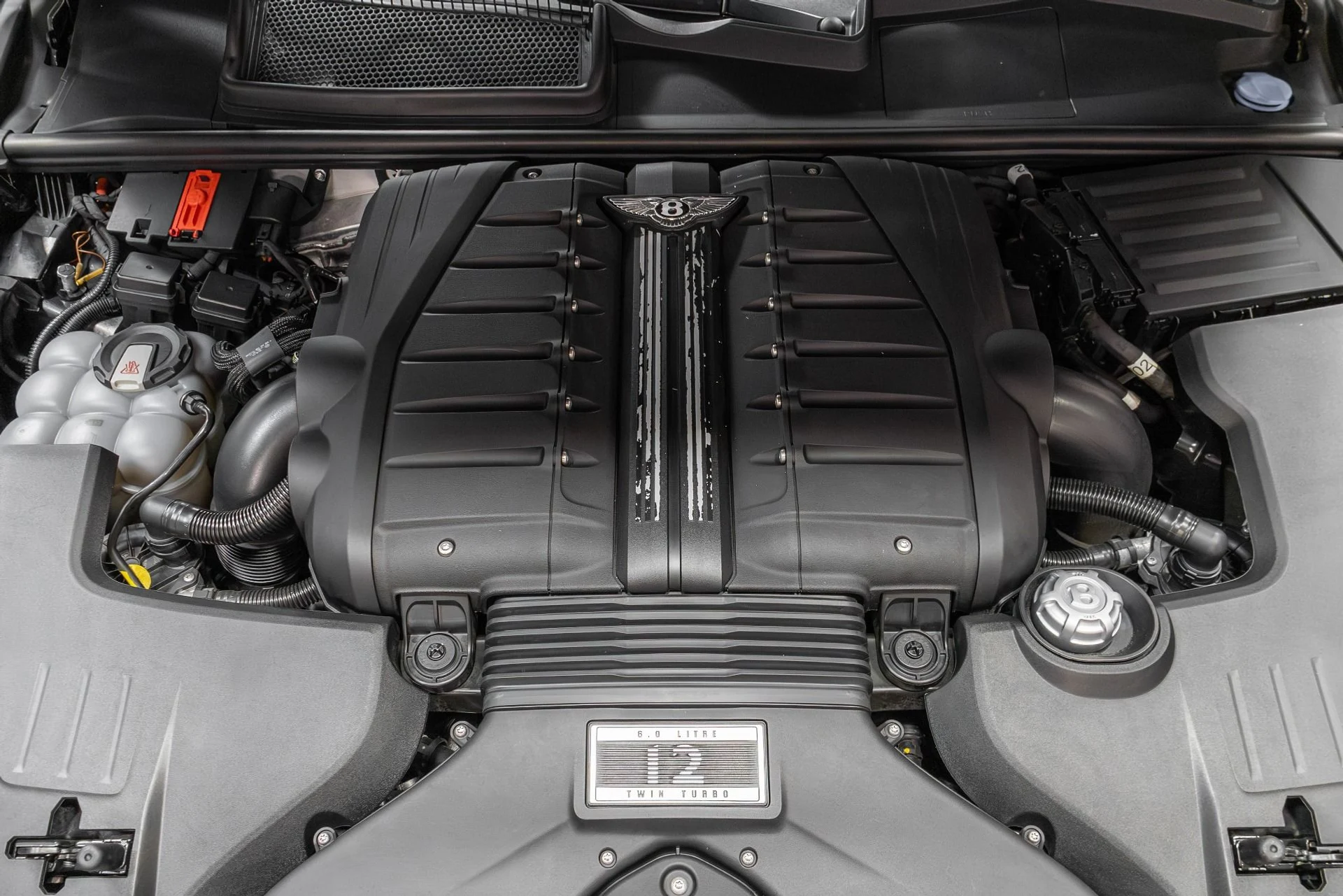 mph029_2411084112_Used_2017_Bentley_Bentayga_W12_1763489562_ca7e7ea3ad