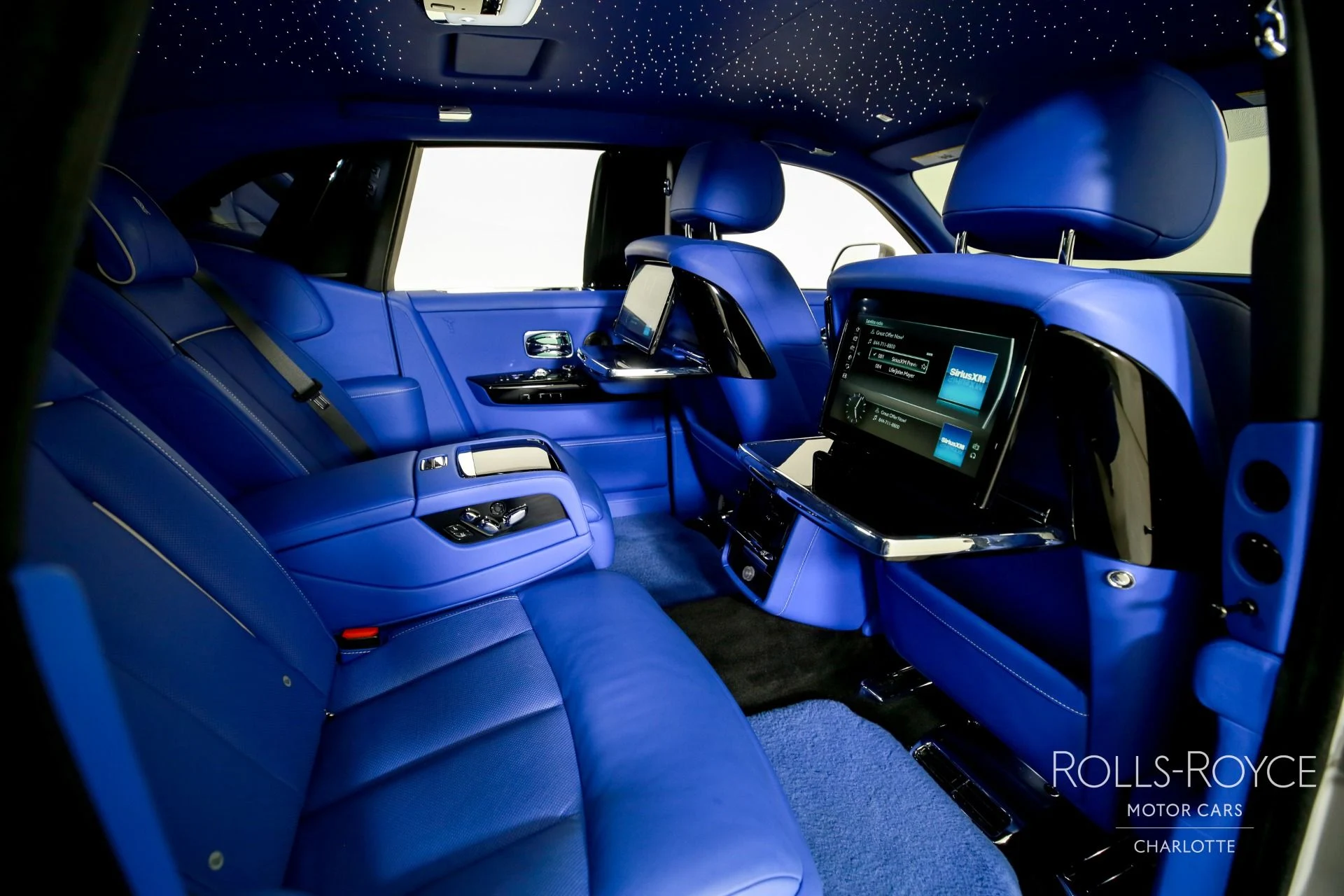 mph029_2413035949_Used_2024_Rolls_Royce_Phantom_1789145649_e2e3736890