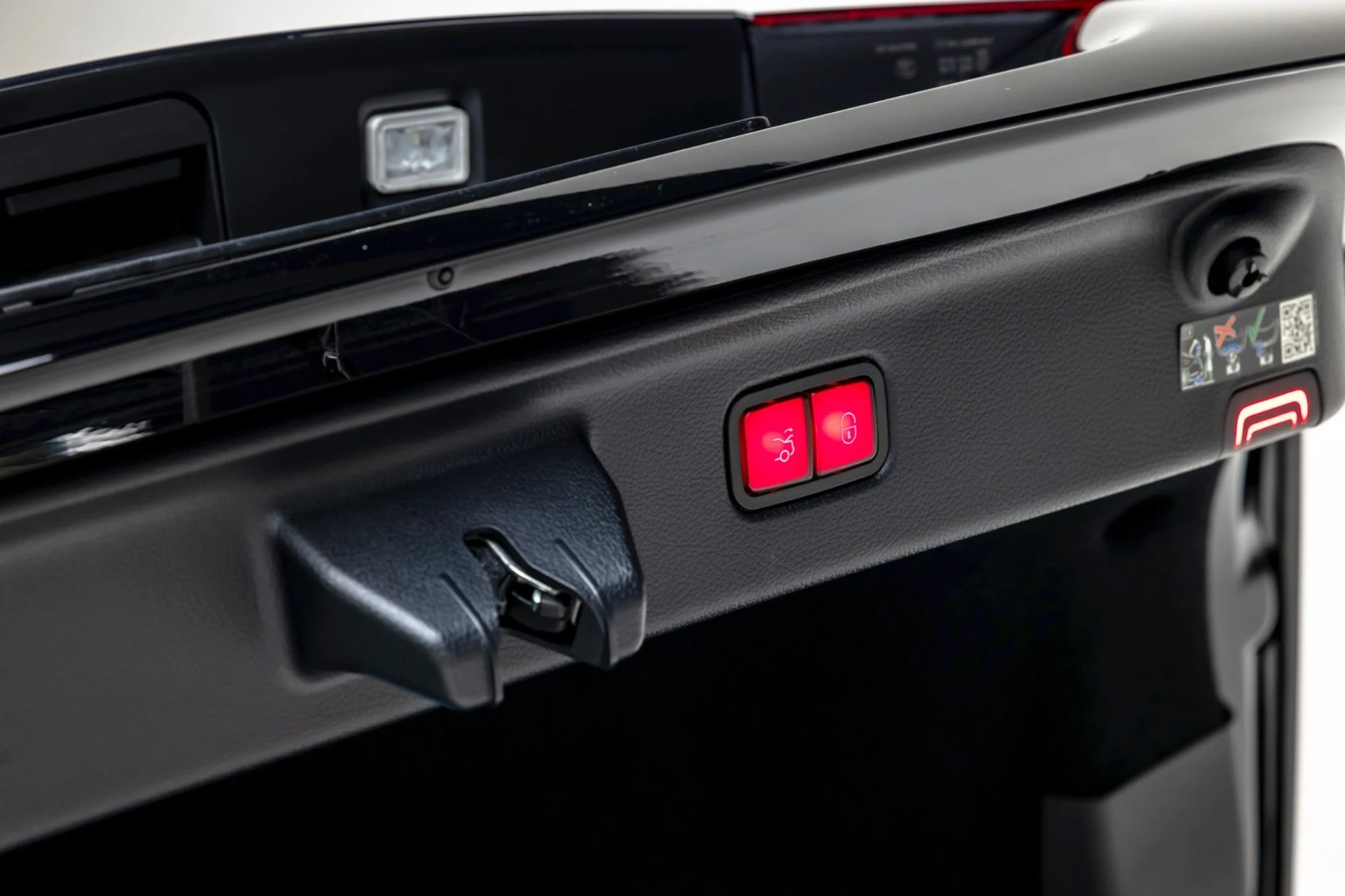 mph029_2418518187_13213_p30_l_36dcf8c099