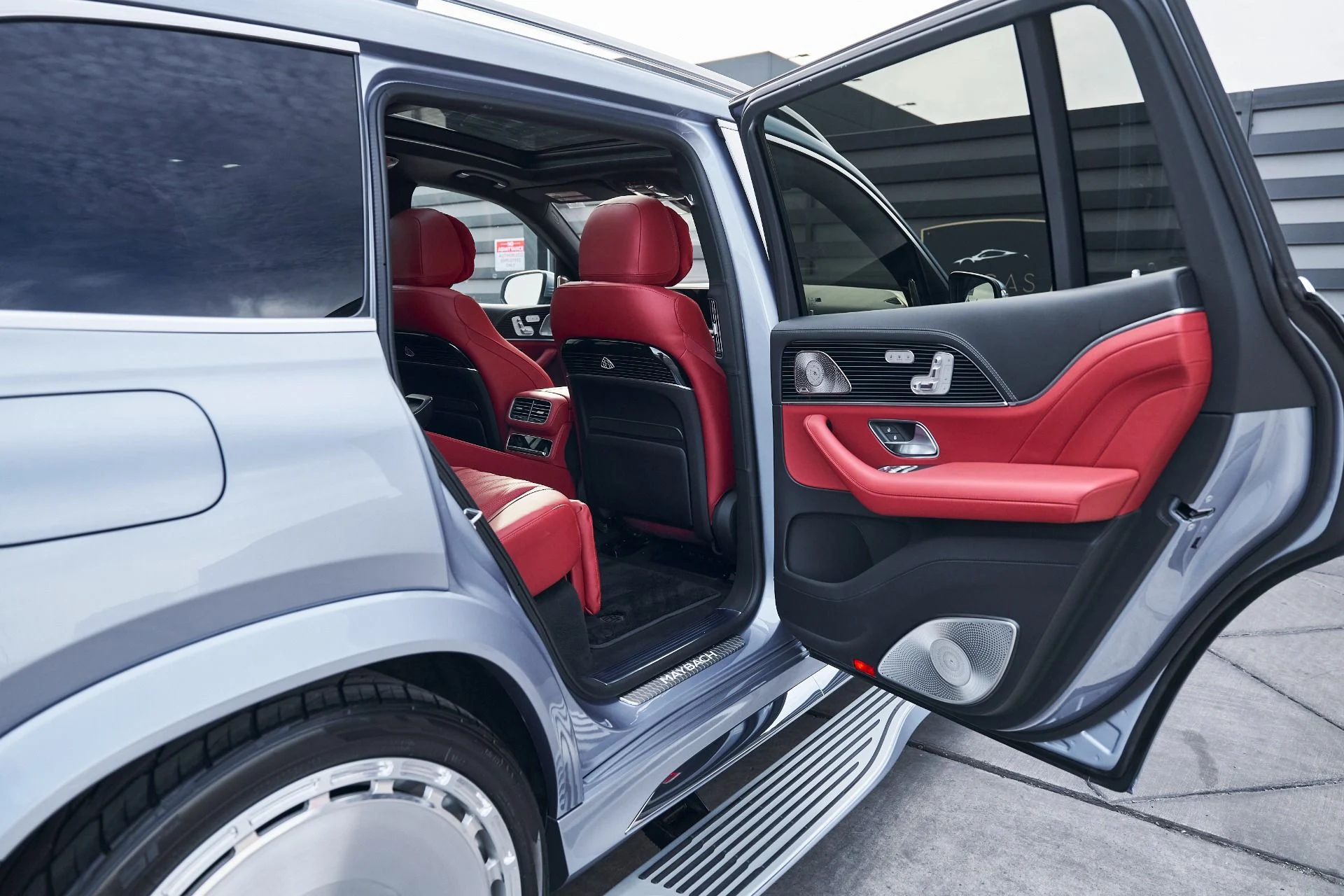mph029_2419571131_Used_2026_Mercedes_Benz_GLS_Maybach_GLS_600_1769136318_d7ad01ee48