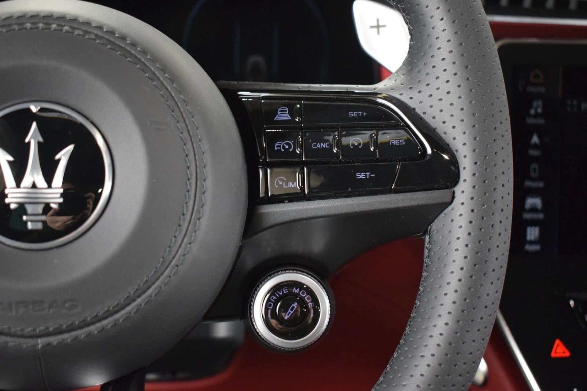 mph029_2436656214_c12c5a0705b1dda3475b0a595f812b37x_4576f5ac24