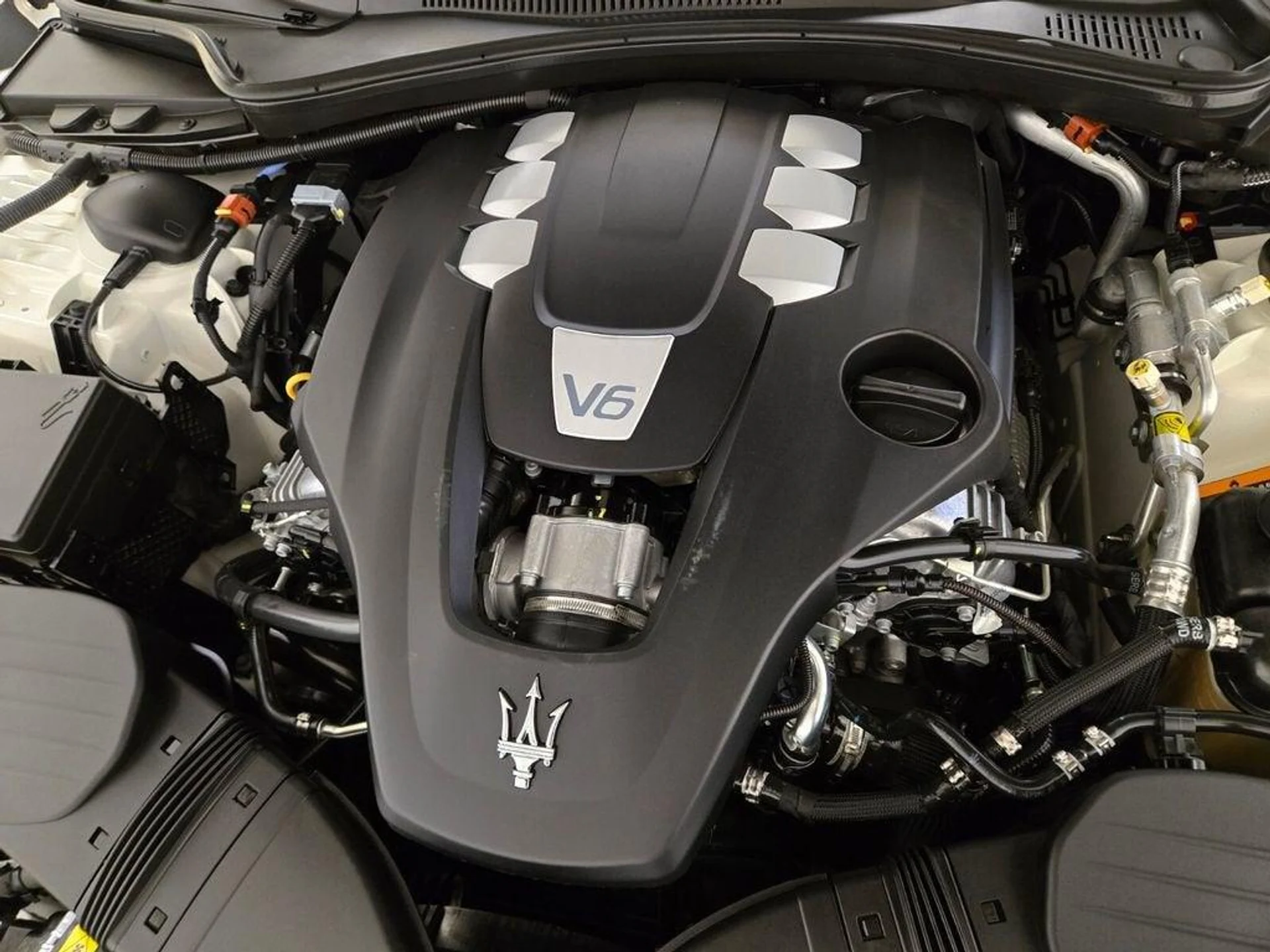 mph029_2437333784_Used_2023_Maserati_Quattroporte_GT_1776933876_d616995673