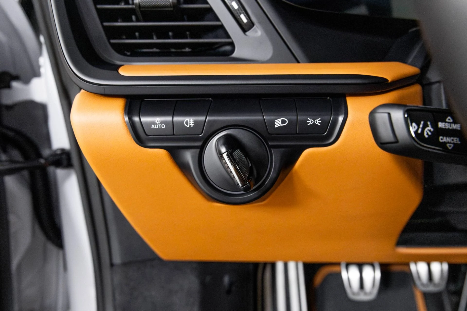 mph029_2449187779_Used_2024_Porsche_911_ST_1762299728_e9c978deb7