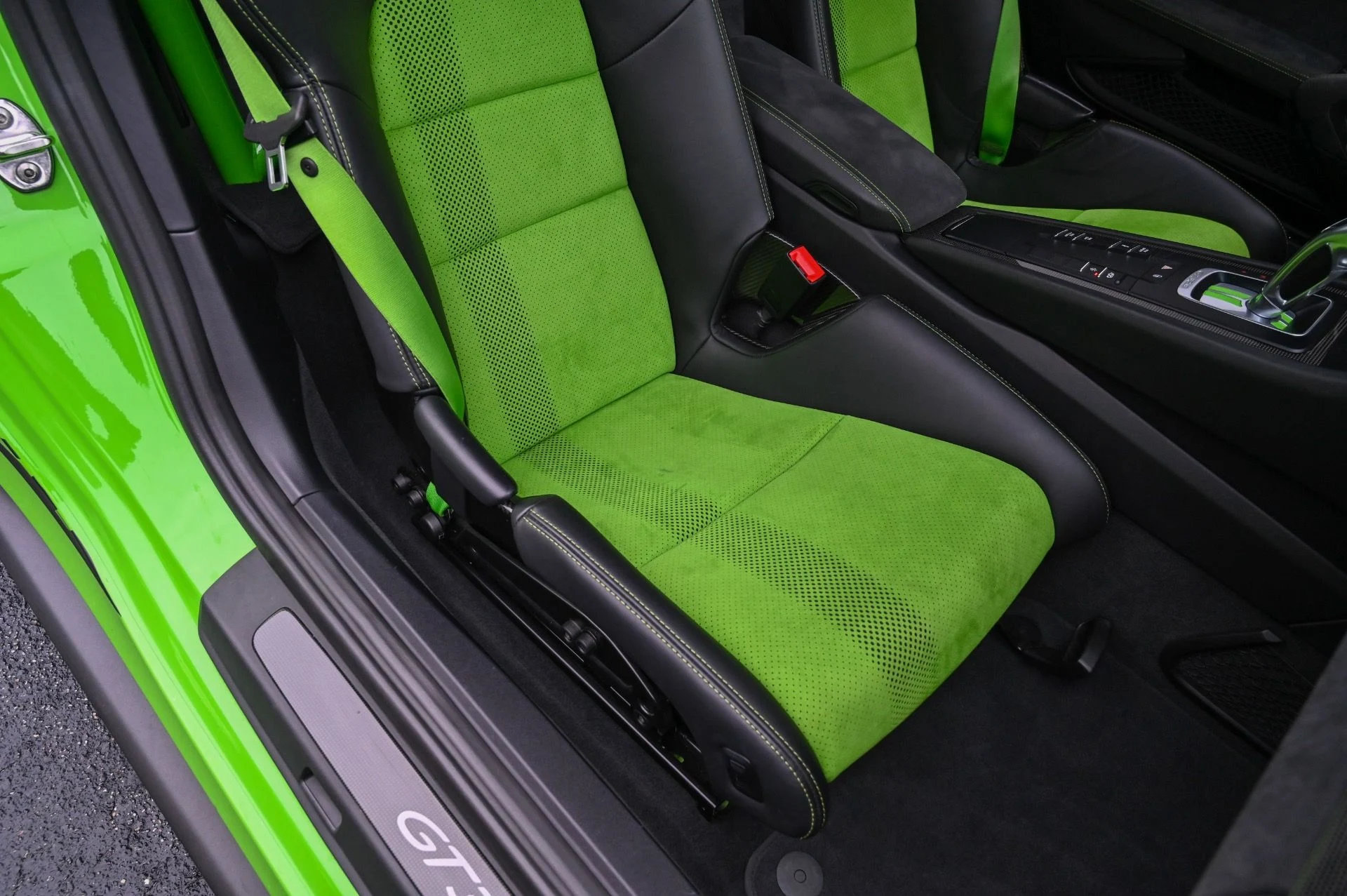 mph029_246108455_Used_2019_Porsche_911_GT_3_RS_1778272615_a41257bb46