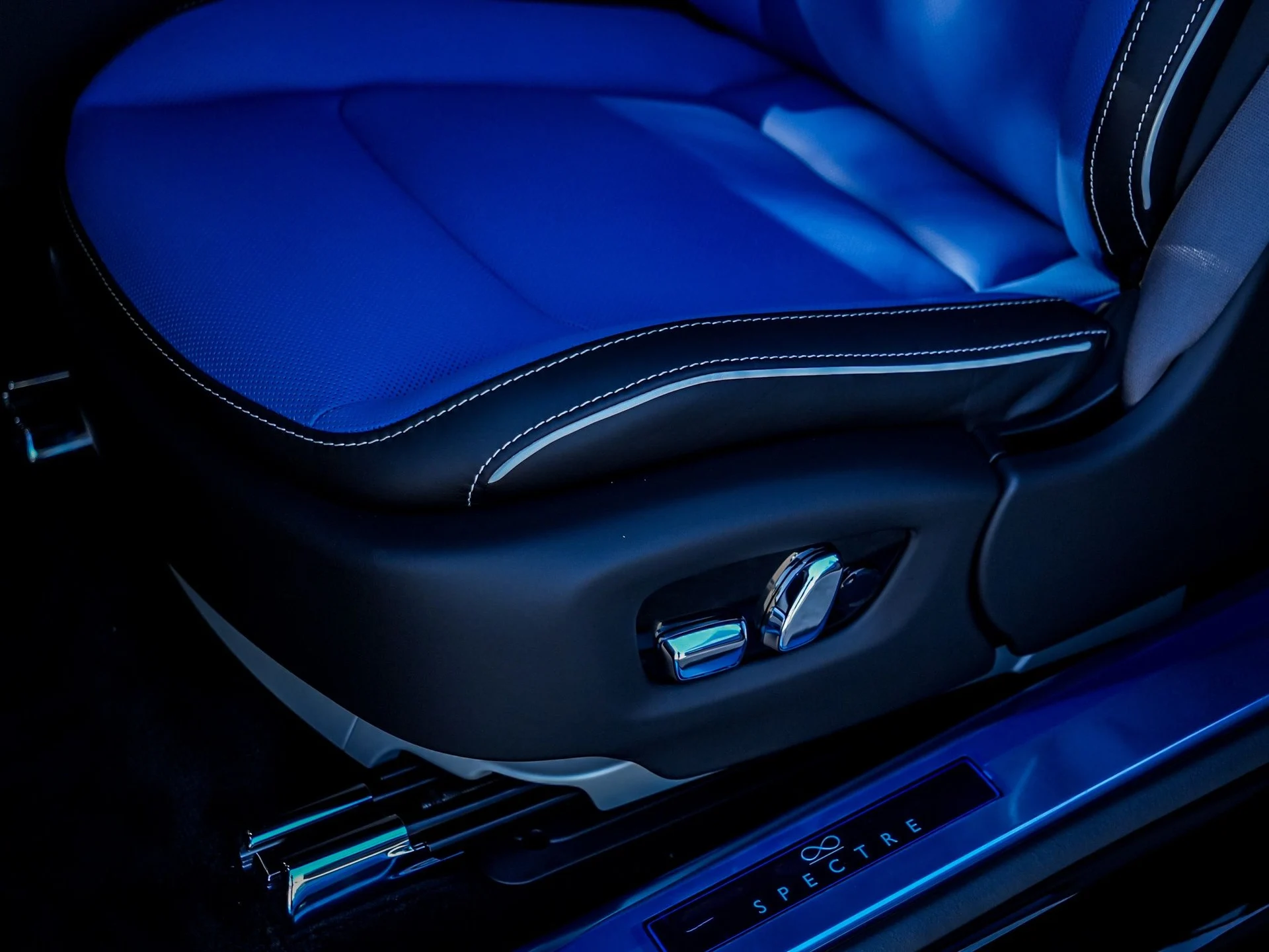 mph029_2462164030_Hi_Tech_Luxury_Imports_LLC_SCATK_8_C01_VU_238271_image_29_552830054c