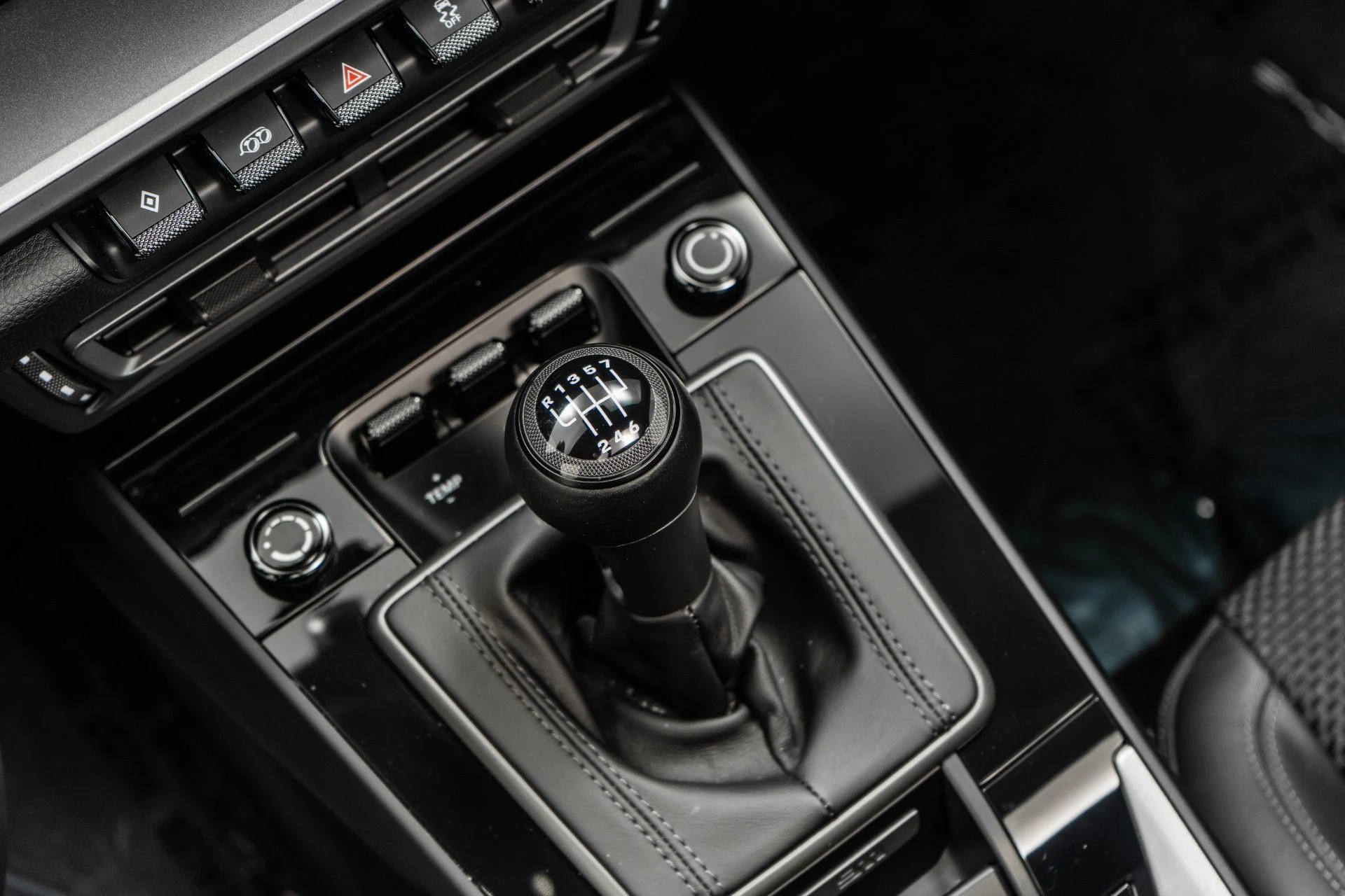 mph029_2462779900_Used_2023_Porsche_911_Carrera_T_1758662715_235e656f48