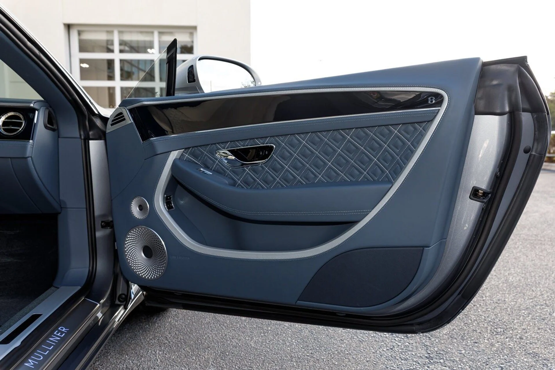 mph029_2464463925_3ee068d6a1ed9dd2a53902310cf97772x_ba98c4e073