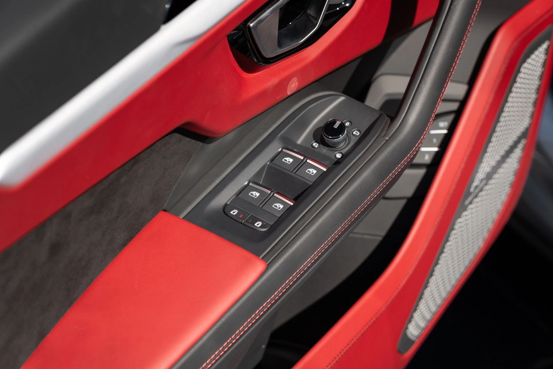 mph029_2468391287_Used_2022_Lamborghini_Urus_1770690392_78640f9dc2