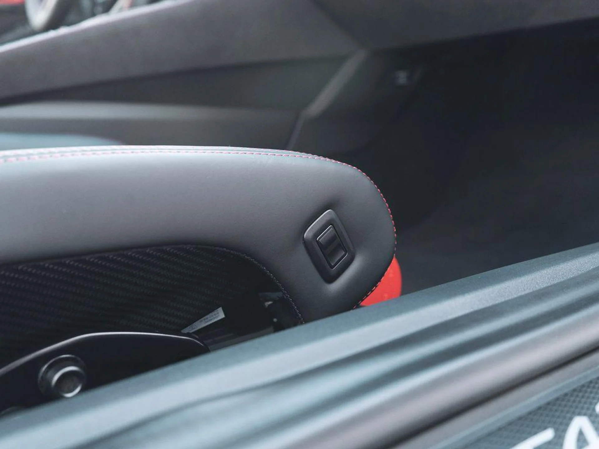 mph029_2478428856_u_F0_xn0_G9d_Xy_IXG_Yp_d722_Eq_P_Xw_4bf8a008ea