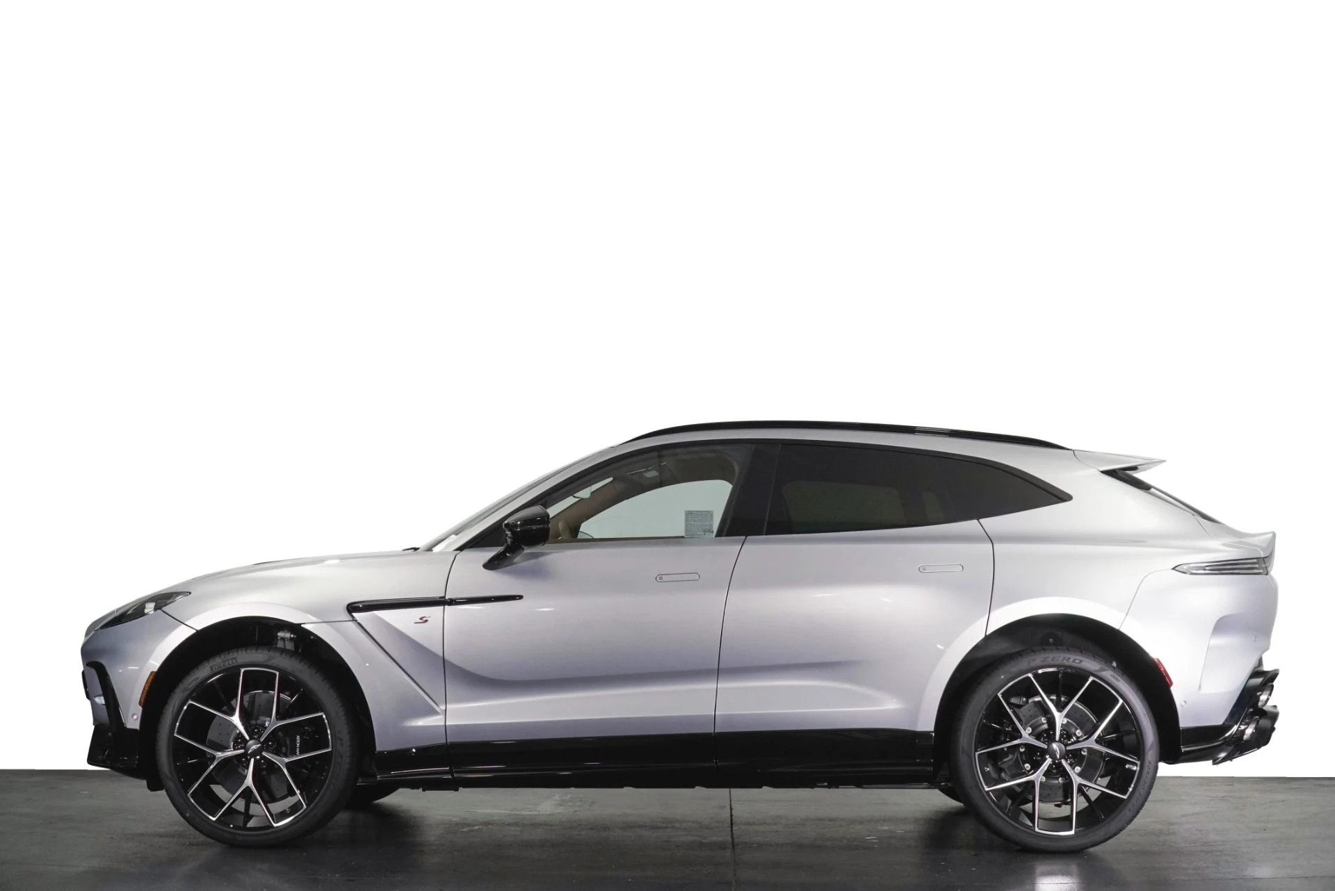 mph029_2478936822_New_2026_Aston_Martin_DBX_S_1790626879_ad4f538e23