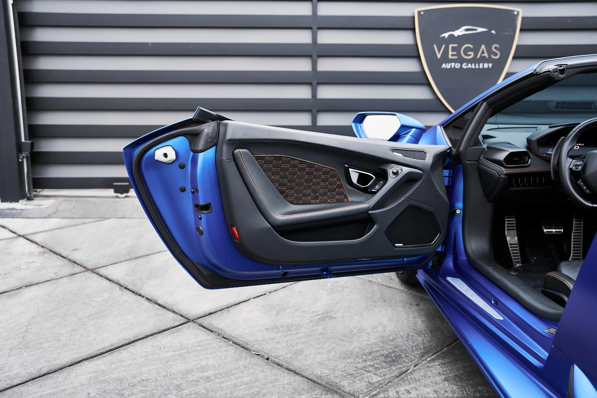 mph029_2484915265_Used_2023_Lamborghini_Huracan_EVO_Base_1775006653_8758825c3f