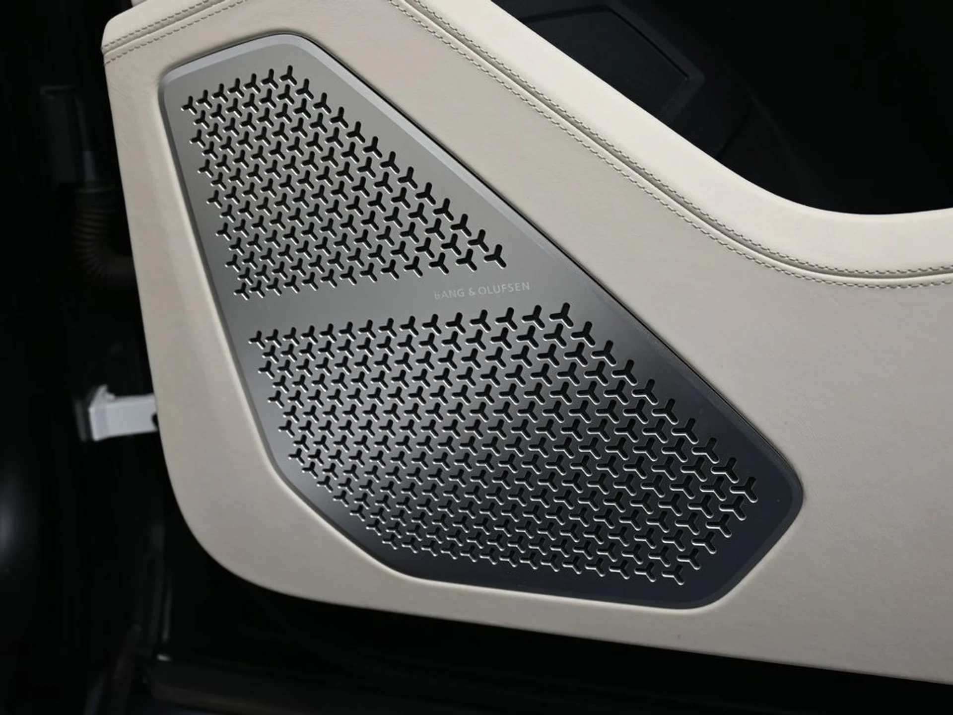 mph029_2503537369_48e297fe60c5b6c4b5d83ad442725150_4aa0b150b2