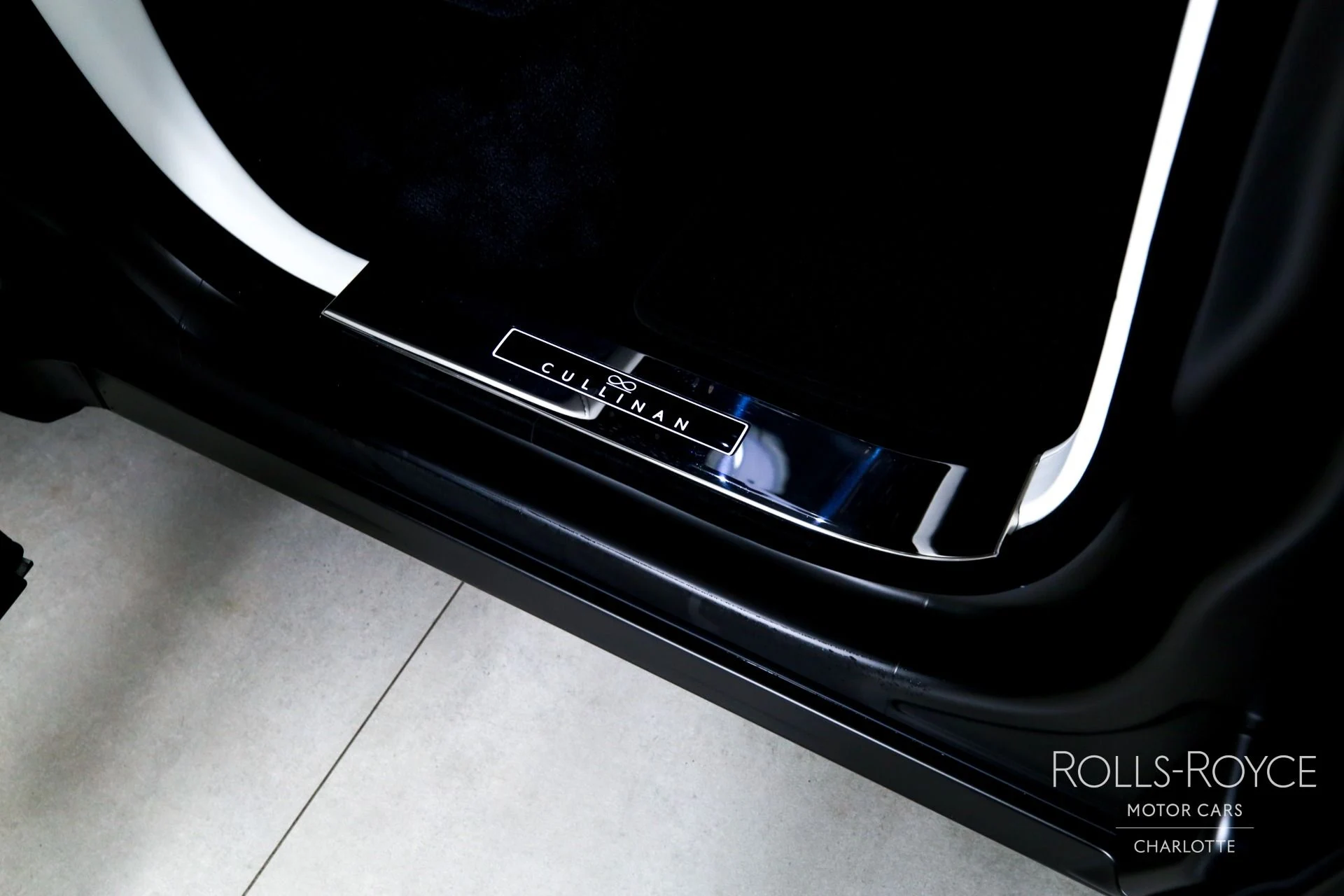 mph029_2507658653_Used_2025_Rolls_Royce_Black_Badge_Cullinan_1769527230_39263de8c2
