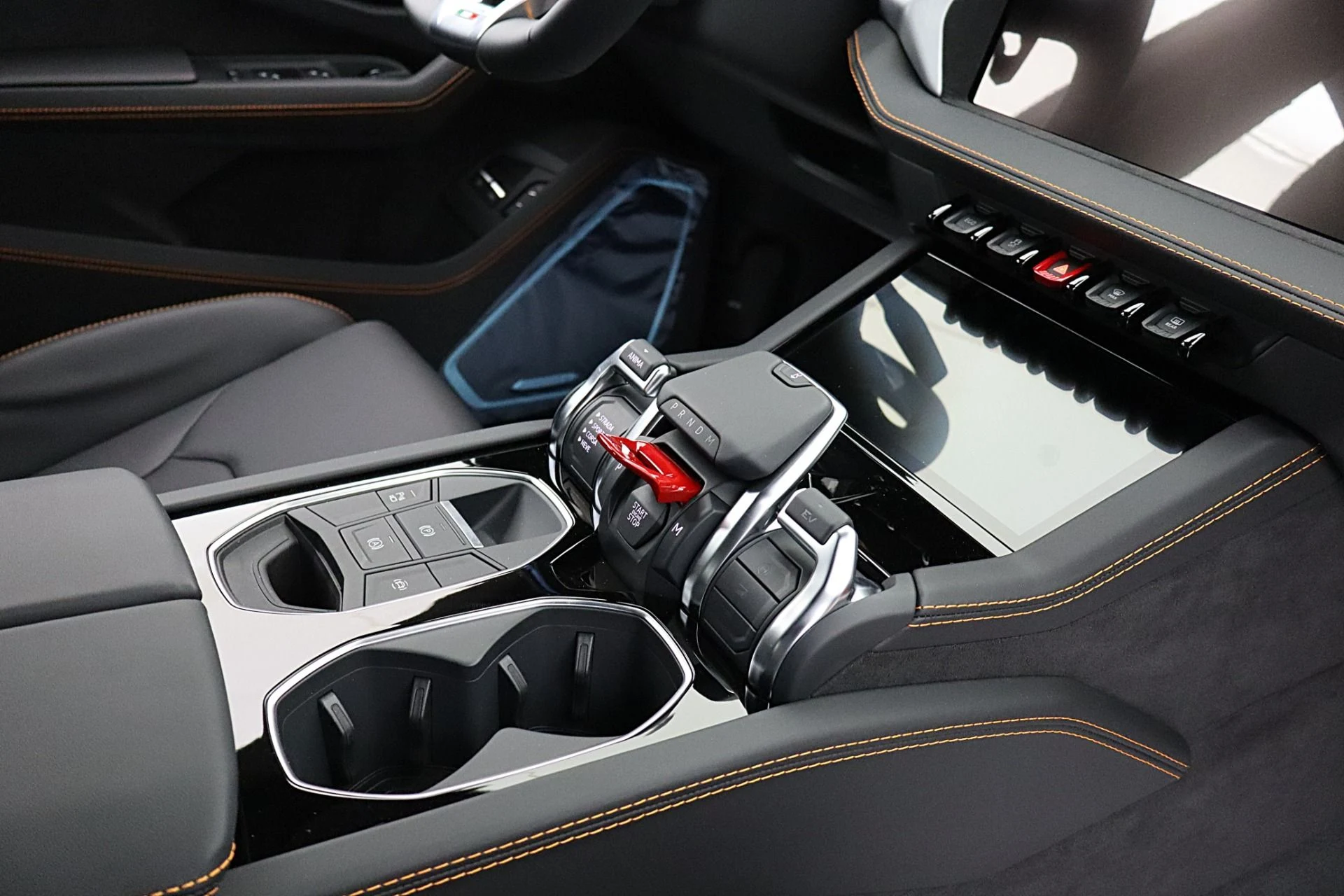 mph029_2511343359_New_2026_Lamborghini_Urus_SE_c943249fe0