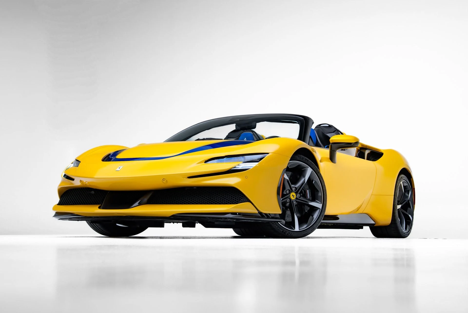 mph029_2519287482_Used_2023_Ferrari_SF_90_Spider_1773351292_d0e298d0dc