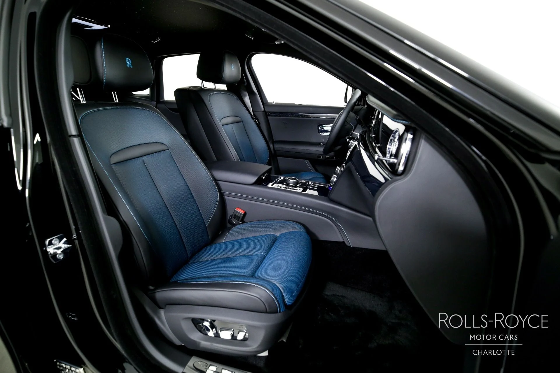 mph029_2534201842_Used_2024_Rolls_Royce_Ghost_1746461568_83847ce00e
