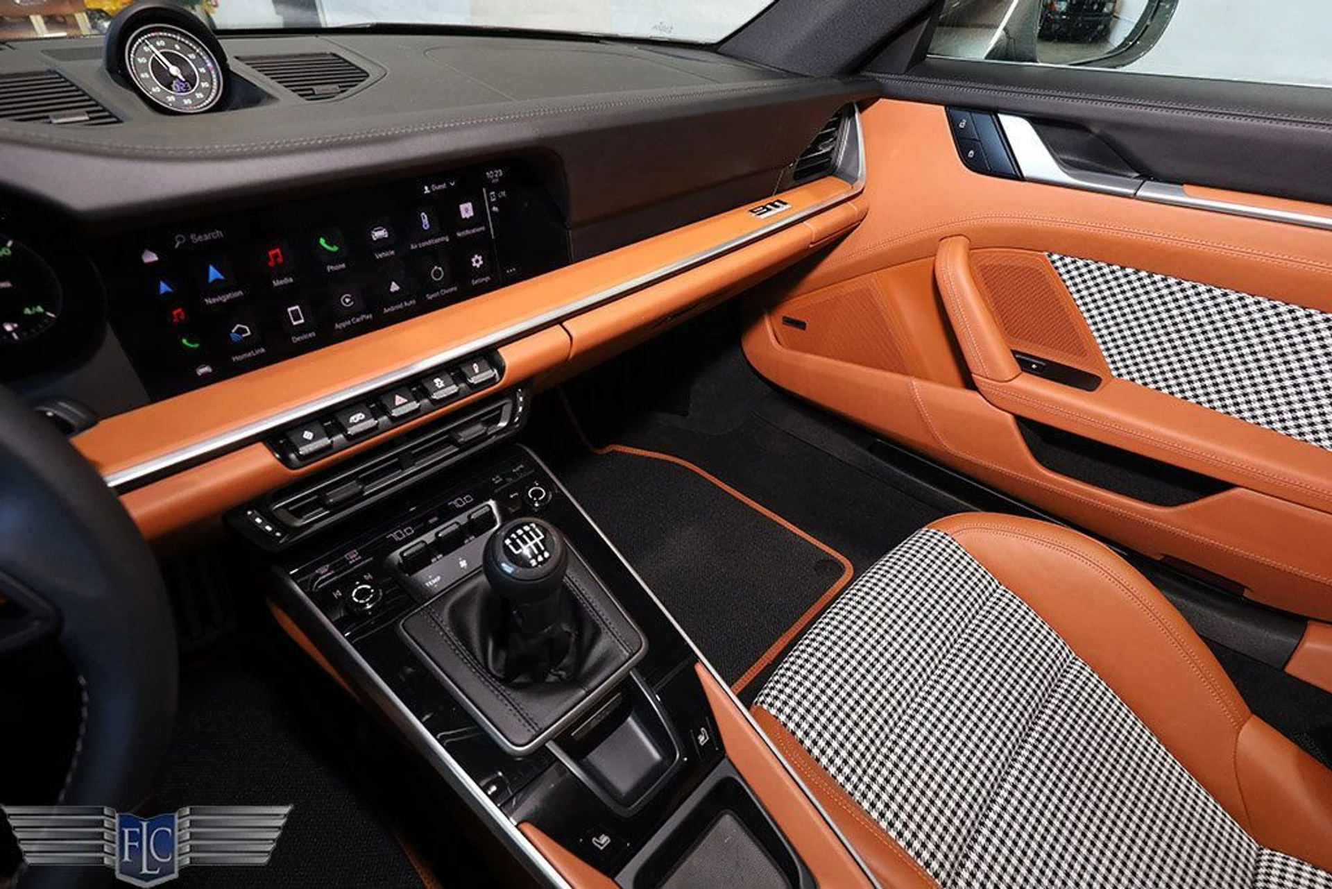 mph029_2535610864_used_2023_porsche_911_carrera4smanualcoupe_9689_22556560_30_1024_d371866fad