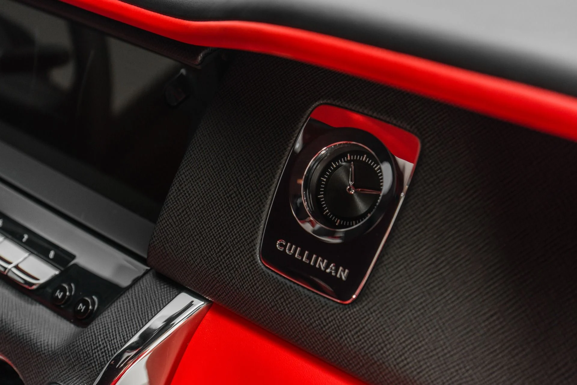 mph029_2541994790_Used_2024_Rolls_Royce_Cullinan_Shooting_Star_Headliner_Picnic_Tables_Low_Miles_1772230993_0a48624e0f