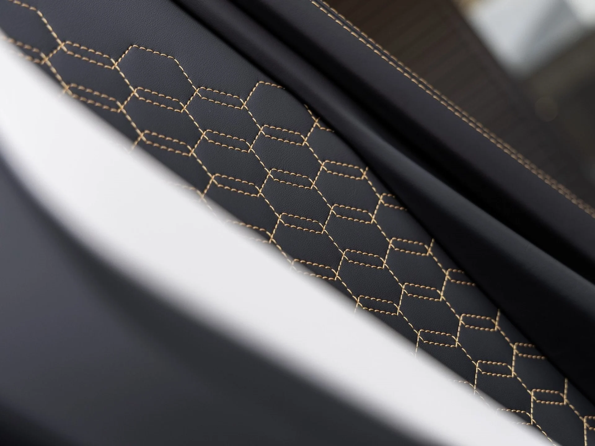 mph029_2547754519_30_6884387841