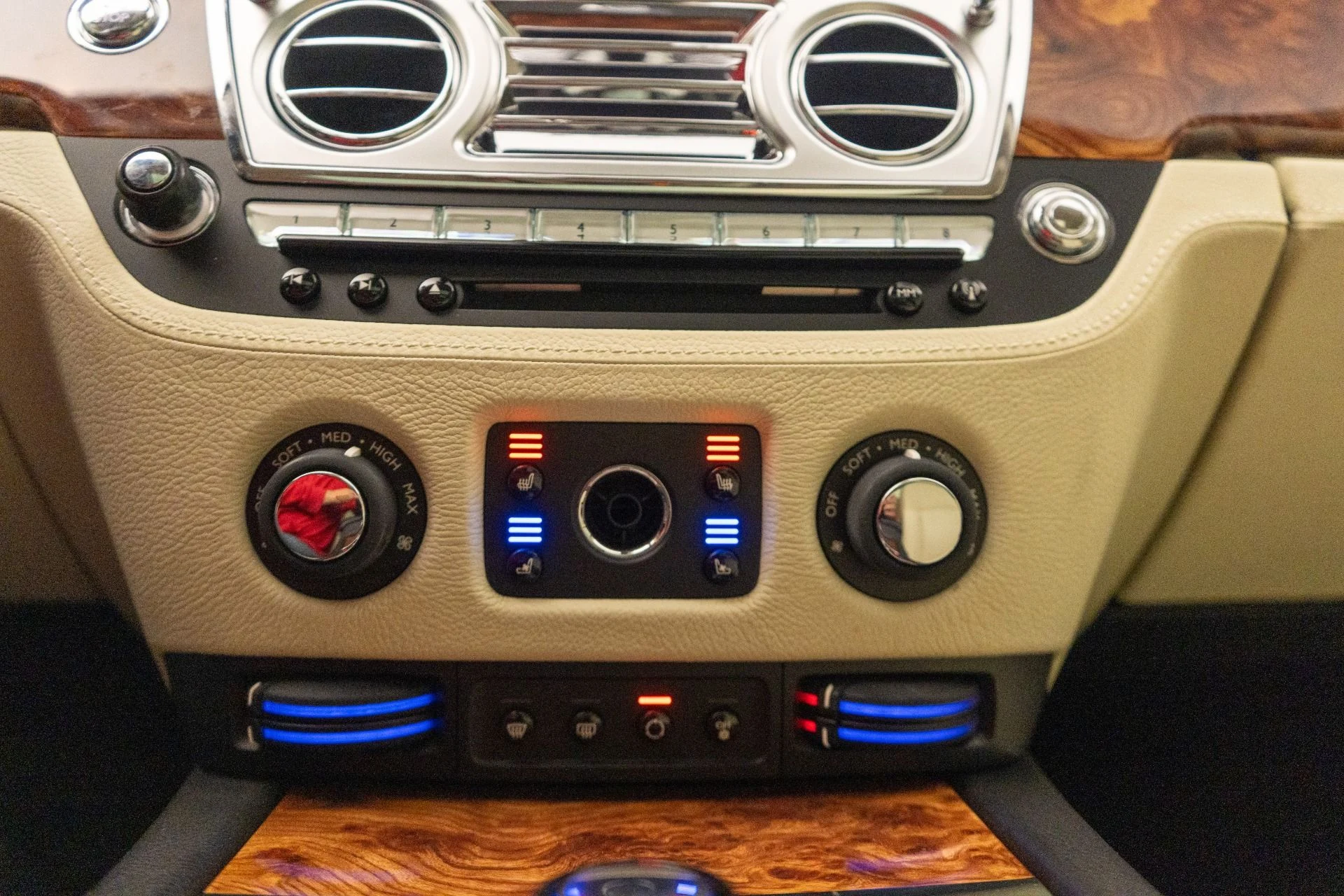 mph029_2550250290_Used_2010_Rolls_Royce_Ghost_1777319383_fdcd0fca91