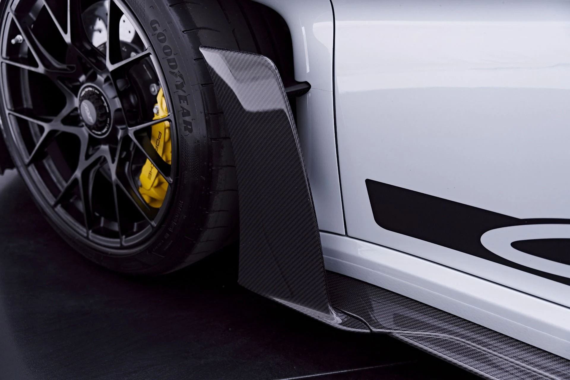 mph029_2560198016_Used_2025_Porsche_911_GT_3_RS_1781833679_d6f9464661