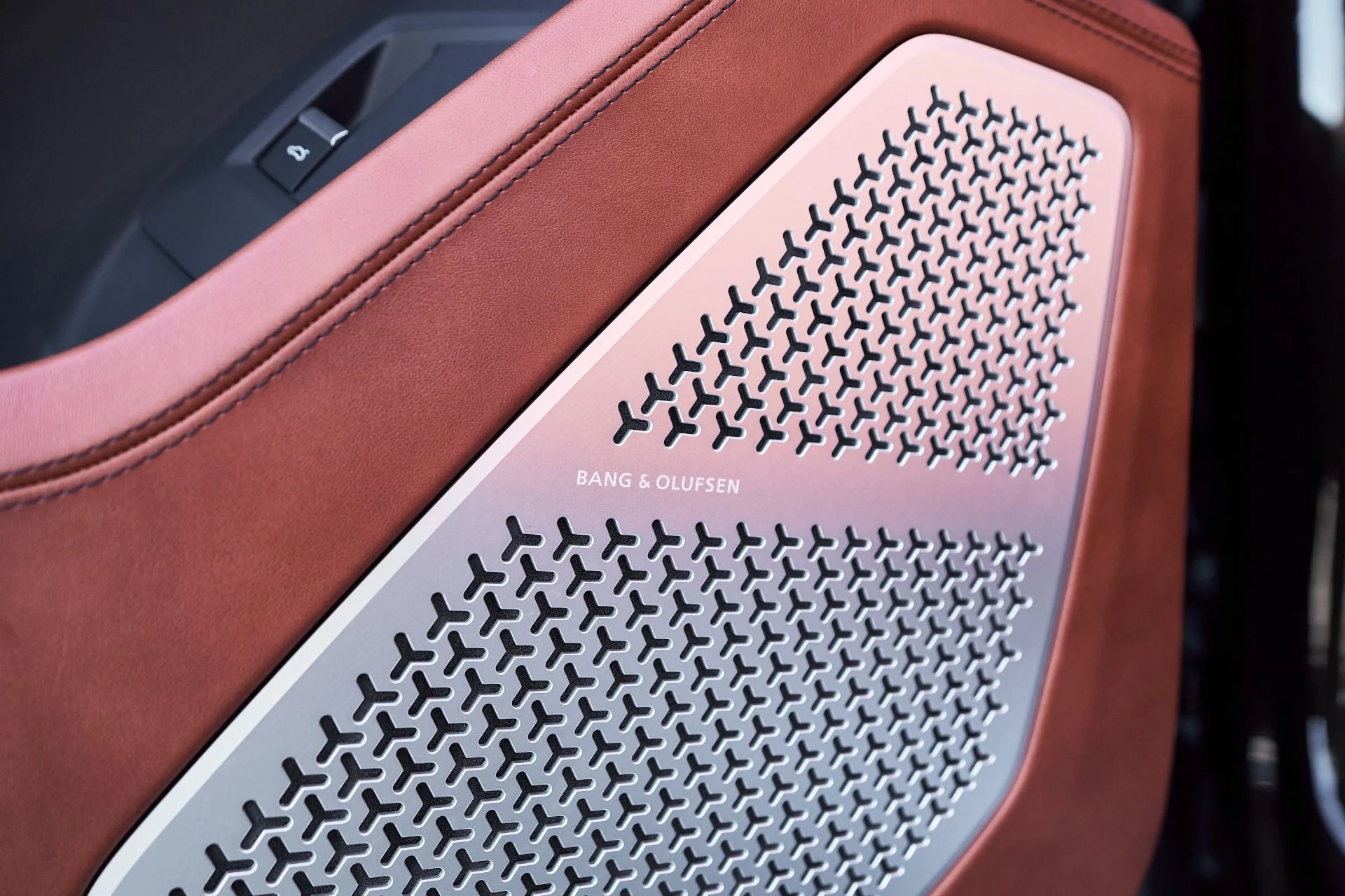 mph029_2588944045_Used_2022_Lamborghini_Urus_1764710452_07c40547fa