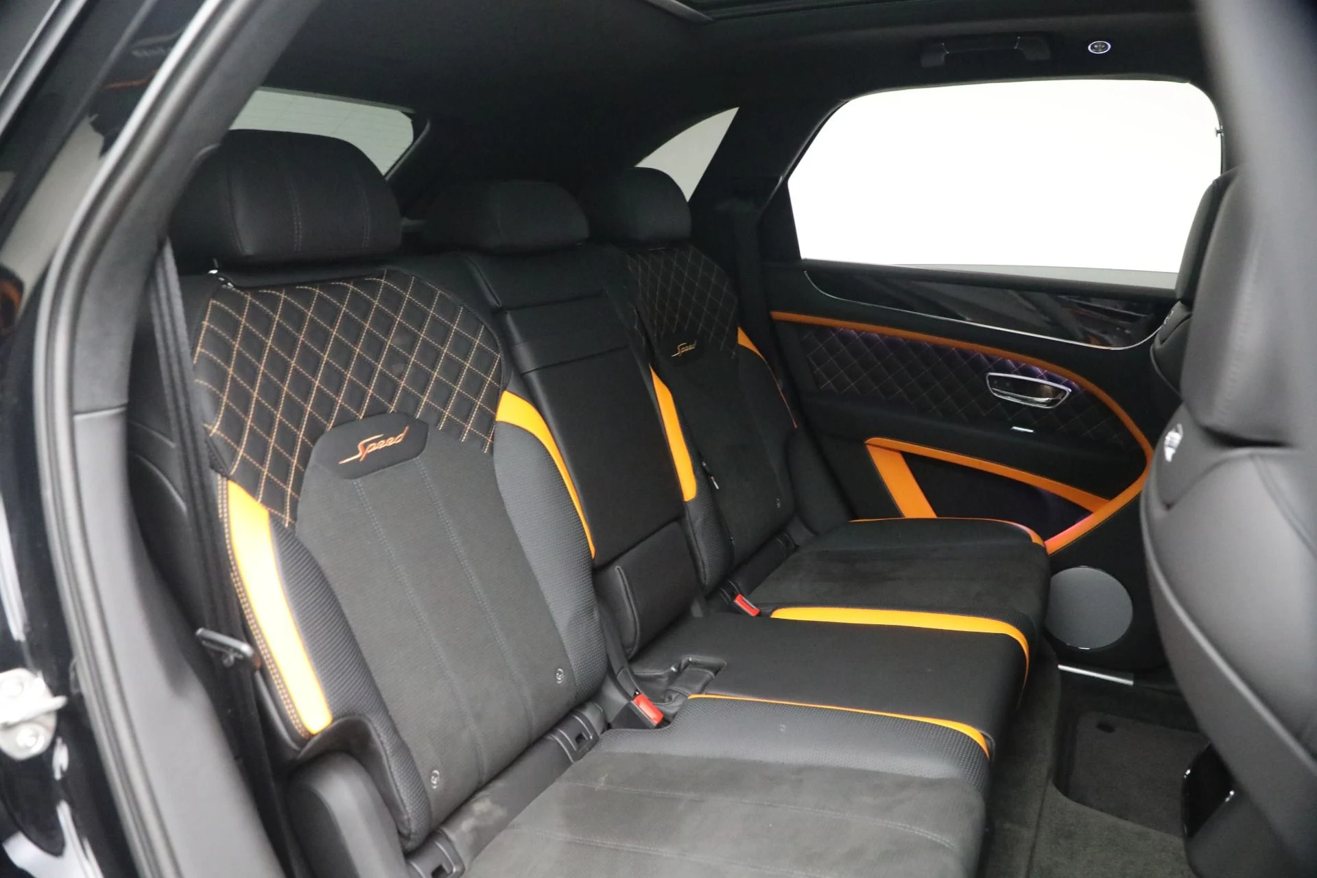 mph029_2592351136_Used_2023_Bentley_Bentayga_Speed_1769469912_2c12314d29