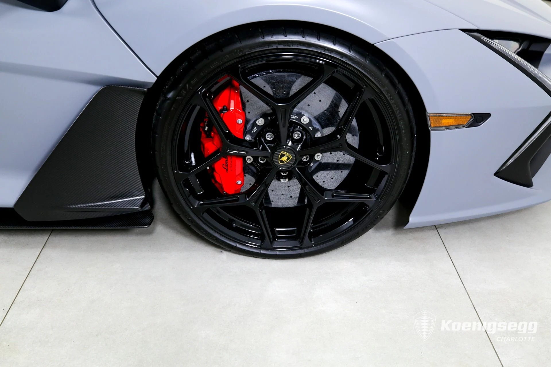 mph029_2596182986_Used_2024_Lamborghini_Revuelto_1740520179_9789e3cf73