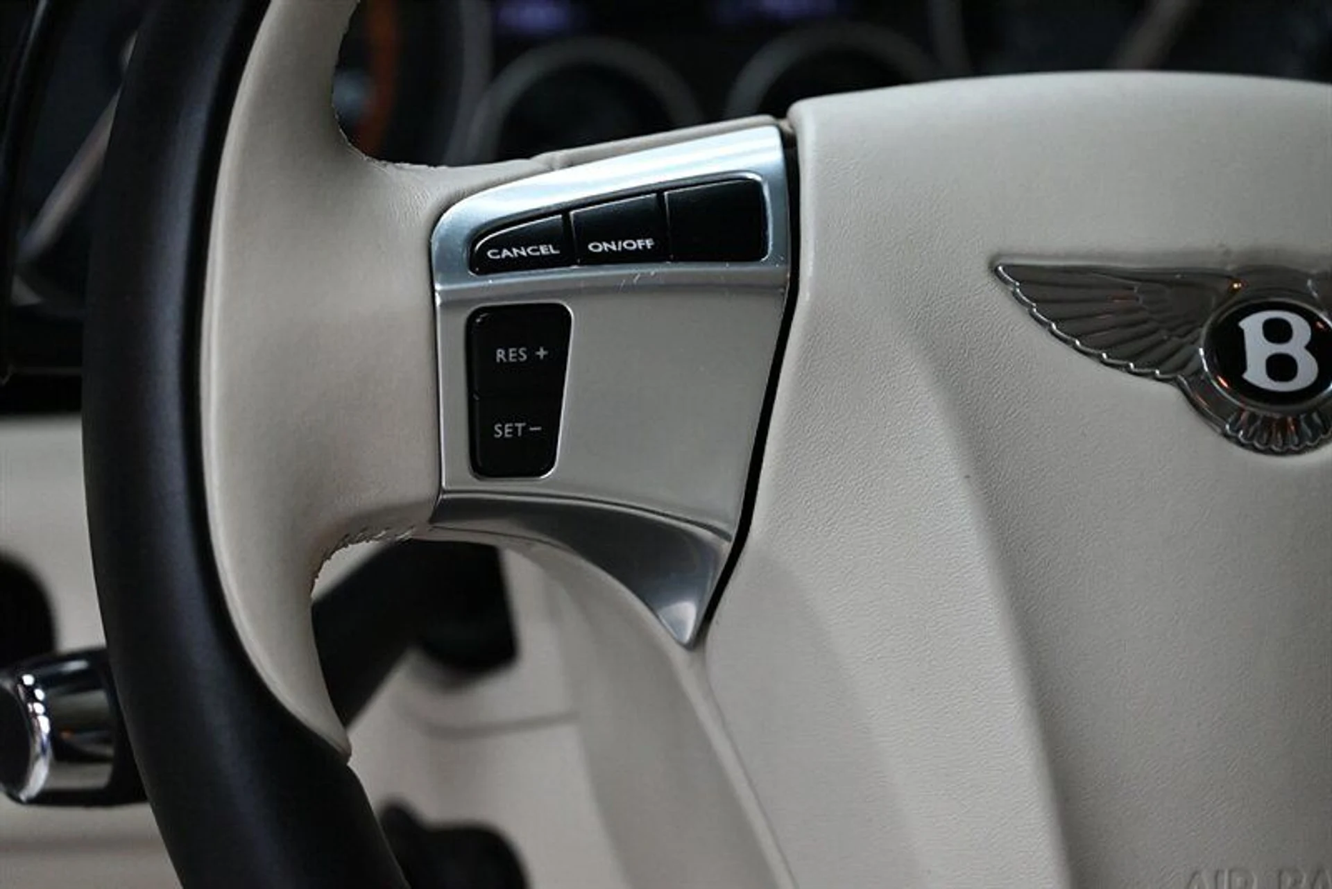 mph029_2606320079_0f69c24c6f_800_e2ebadc87c