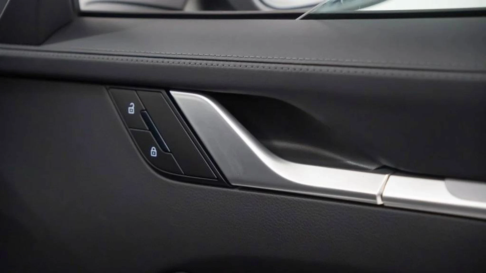 mph029_2618311447_69f619c5fe0e4a836b4ae7ffc1f9df93x_06bff693c8