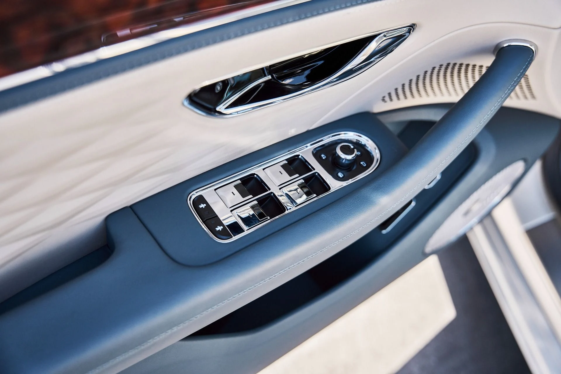 mph029_2621304717_Used_2022_Bentley_Flying_Spur_W12_1781229022_4904006ea2