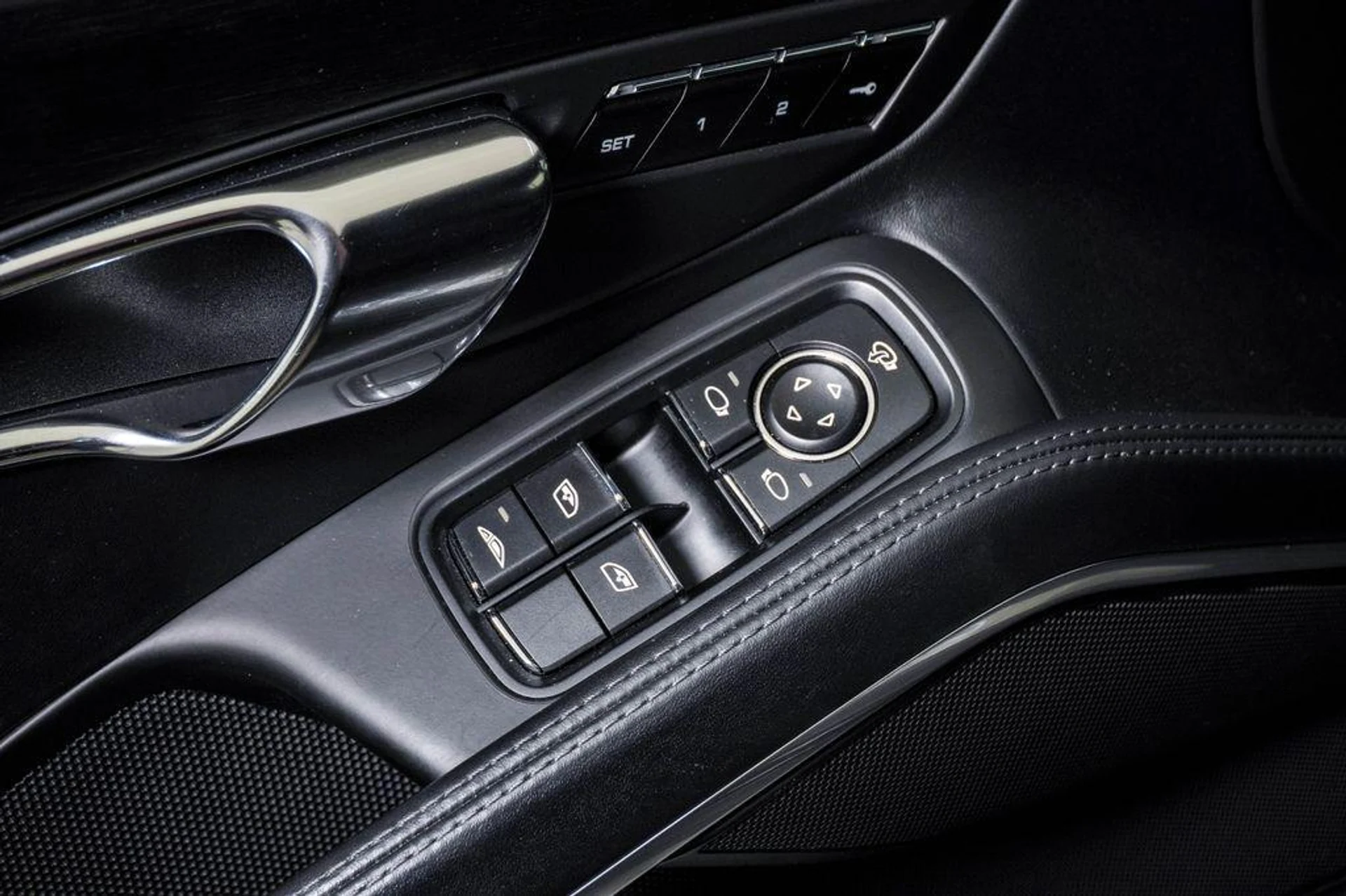 mph029_2626005223_lt_NY_Zs_SD_Pnx_QZZ_Ep0_E_Ad_Oa_A_Zv8_52f705c133