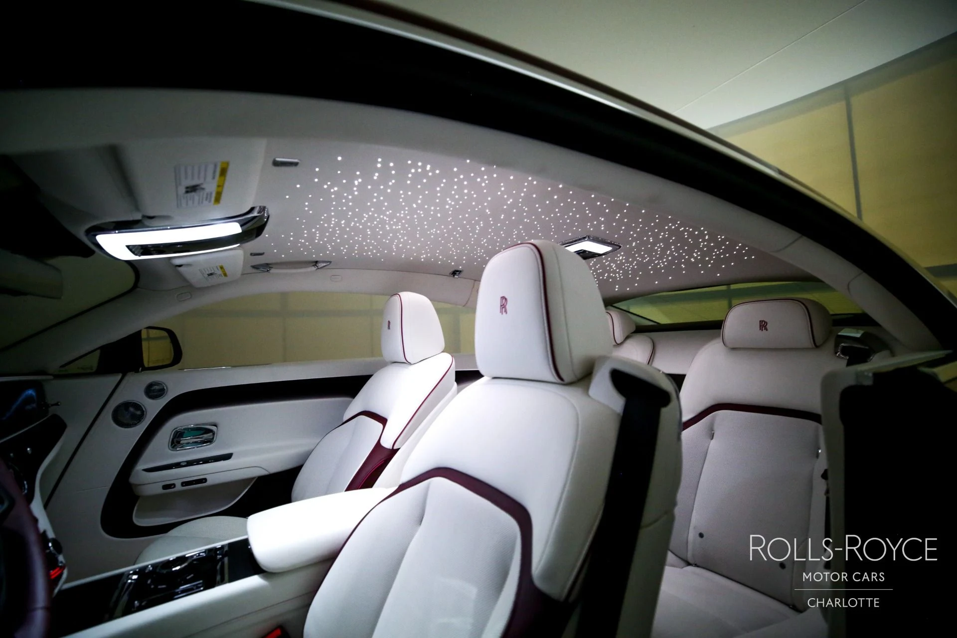 mph029_2626029707_Used_2024_Rolls_Royce_Spectre_1738086247_02839b4b10