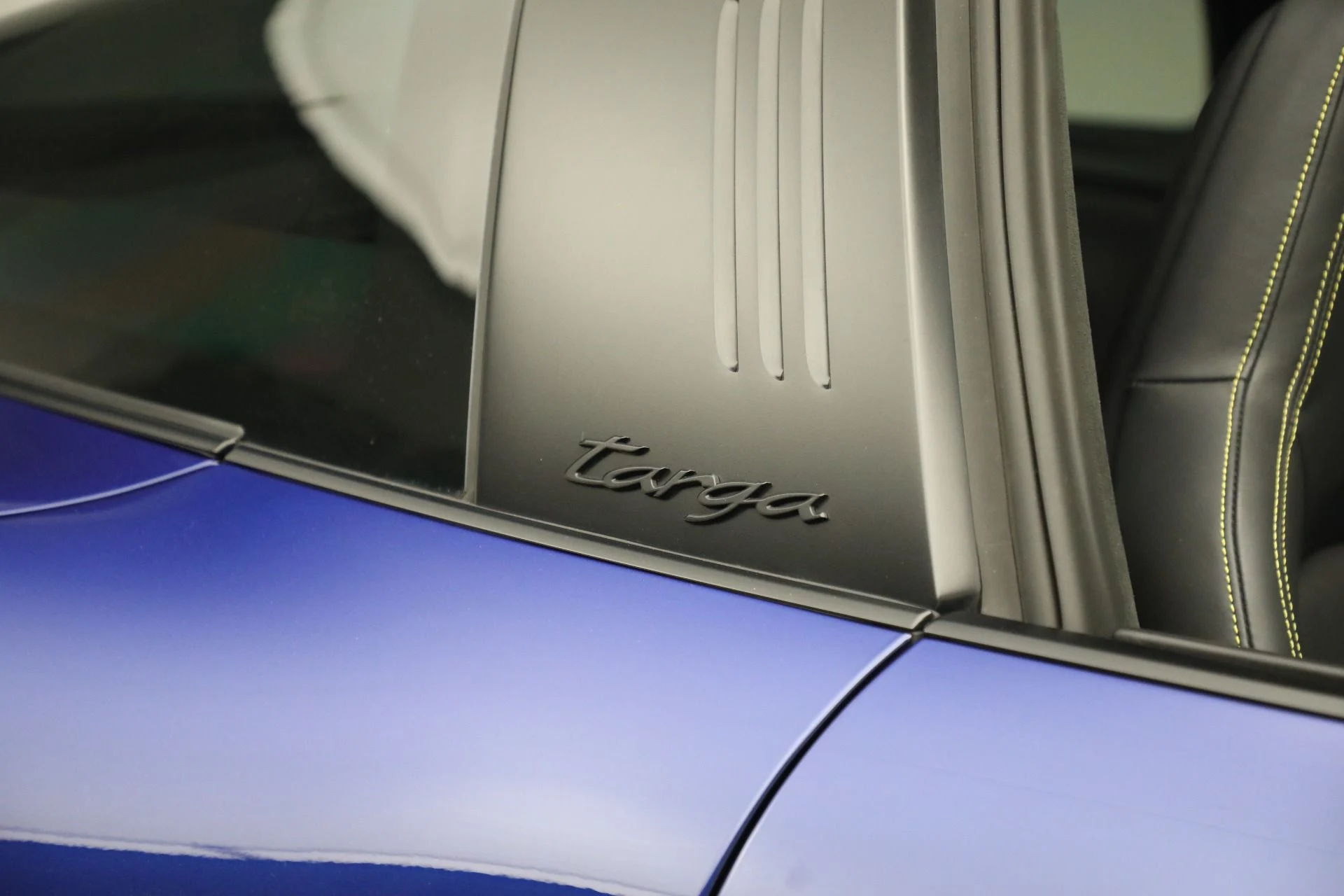 mph029_2630545578_Used_2024_Porsche_911_Targa_4_GTS_1761677247_a11fe65eb1