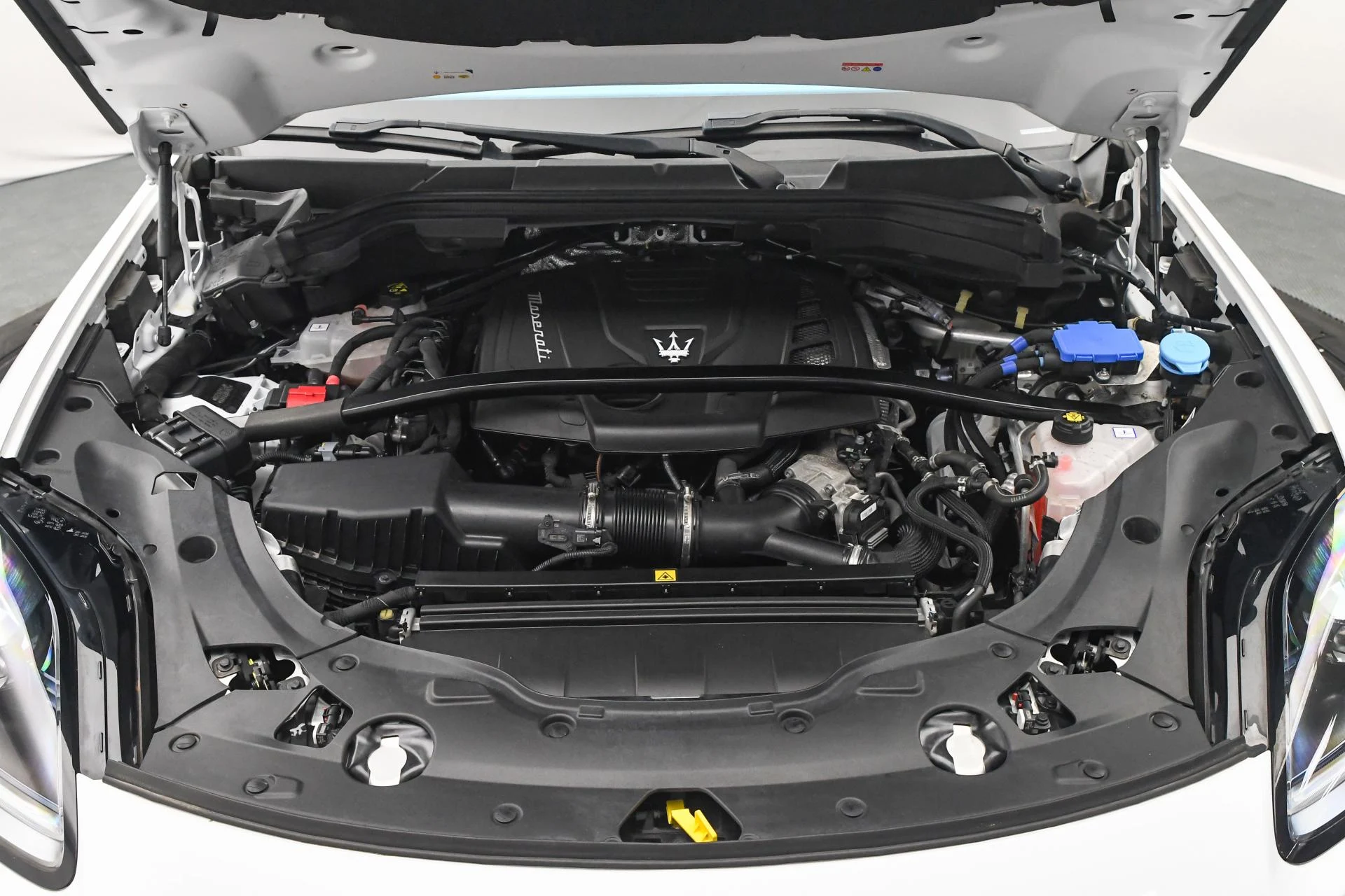 mph029_2632928843_Used_2023_Maserati_Grecale_GT_1753171120_ba42e54df7