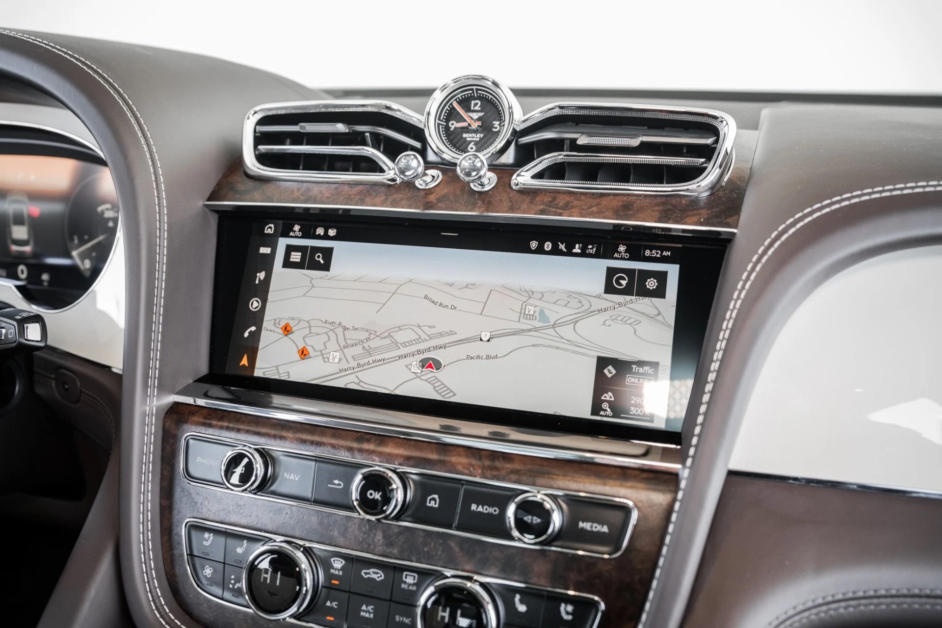 mph029_2633994204_Used_2023_Bentley_Bentayga_Azure_1673896499_c098615995