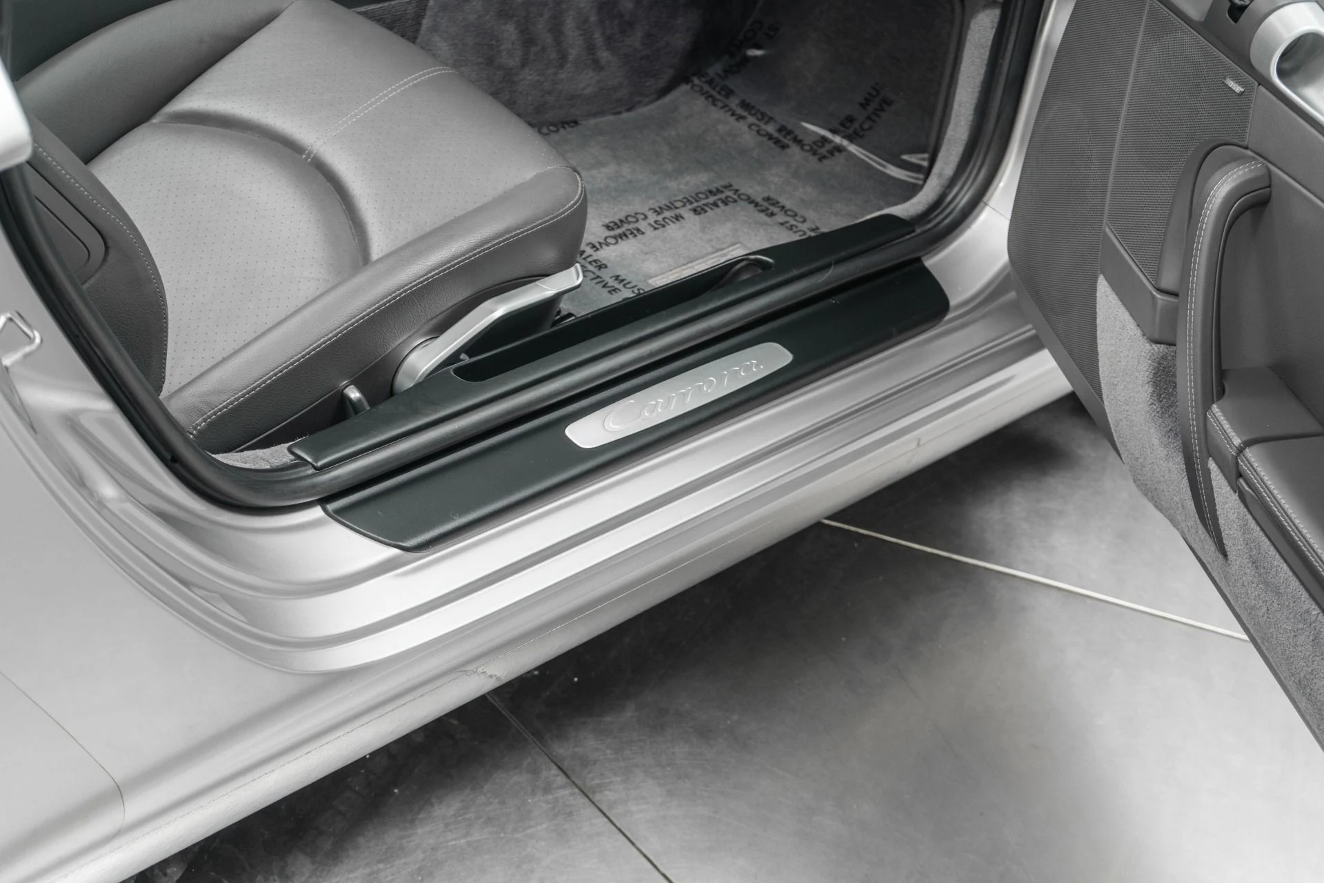 mph029_2636650736_Used_2005_Porsche_911_Carrera_1782410367_ecb91659b6